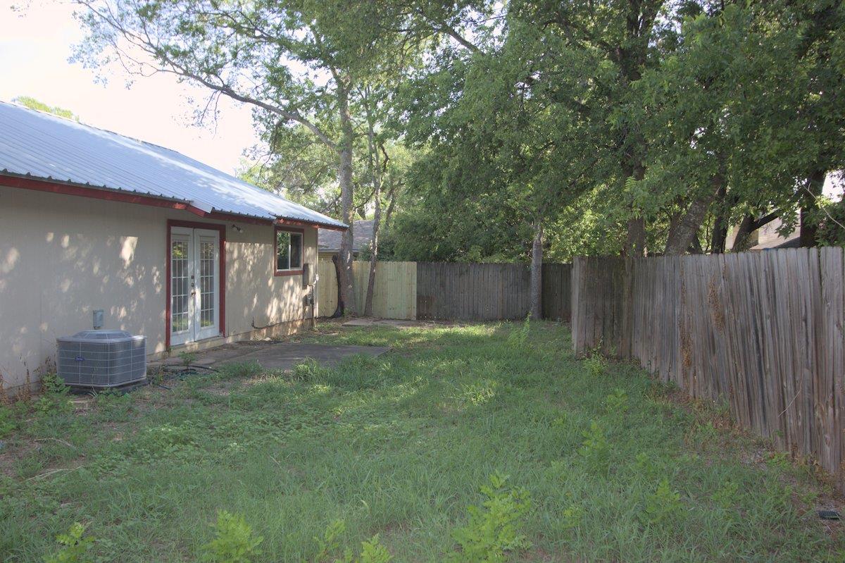 5204 Village Trl Property Photo 15