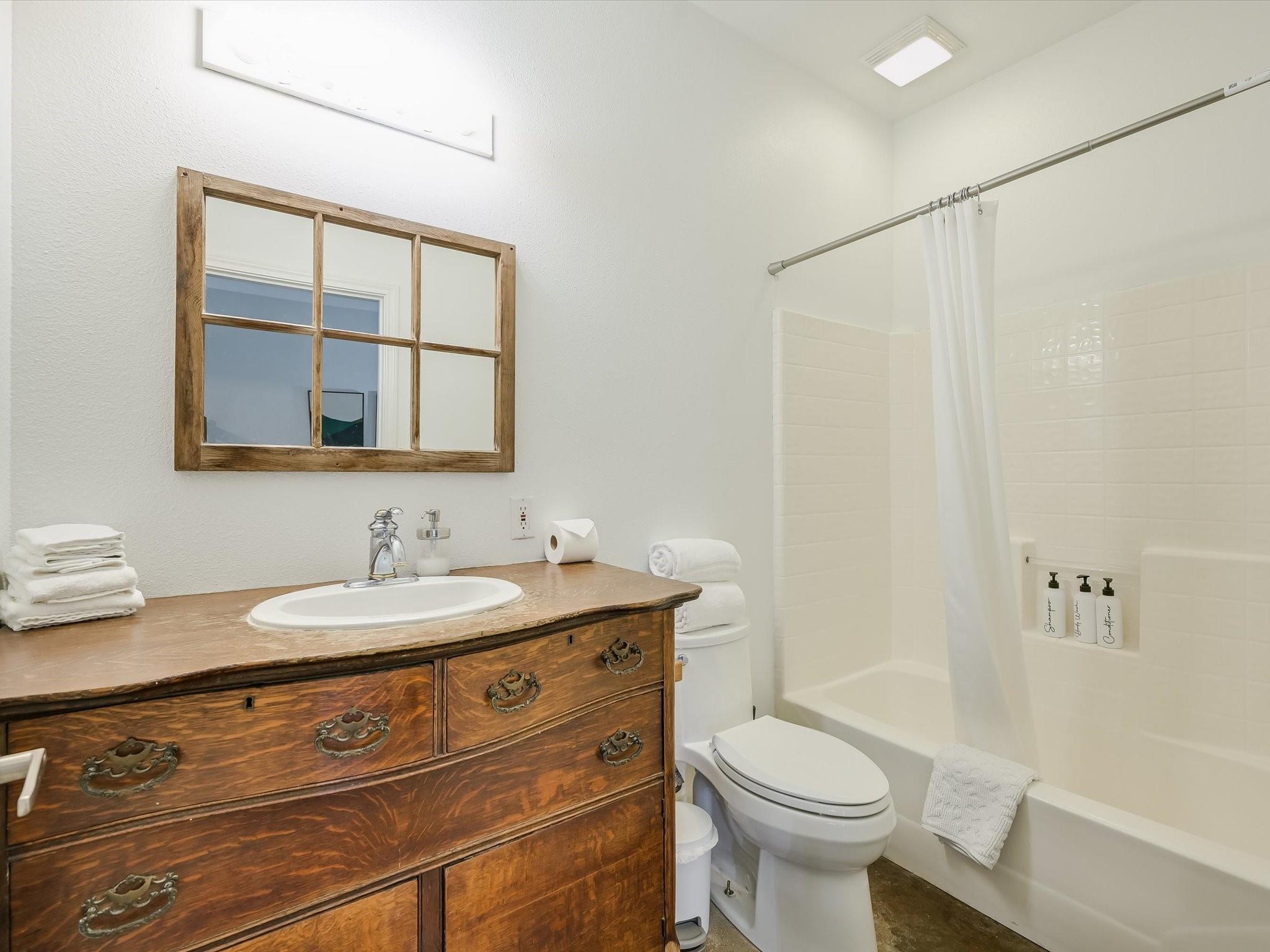 300 Garwood St Property Photo 27