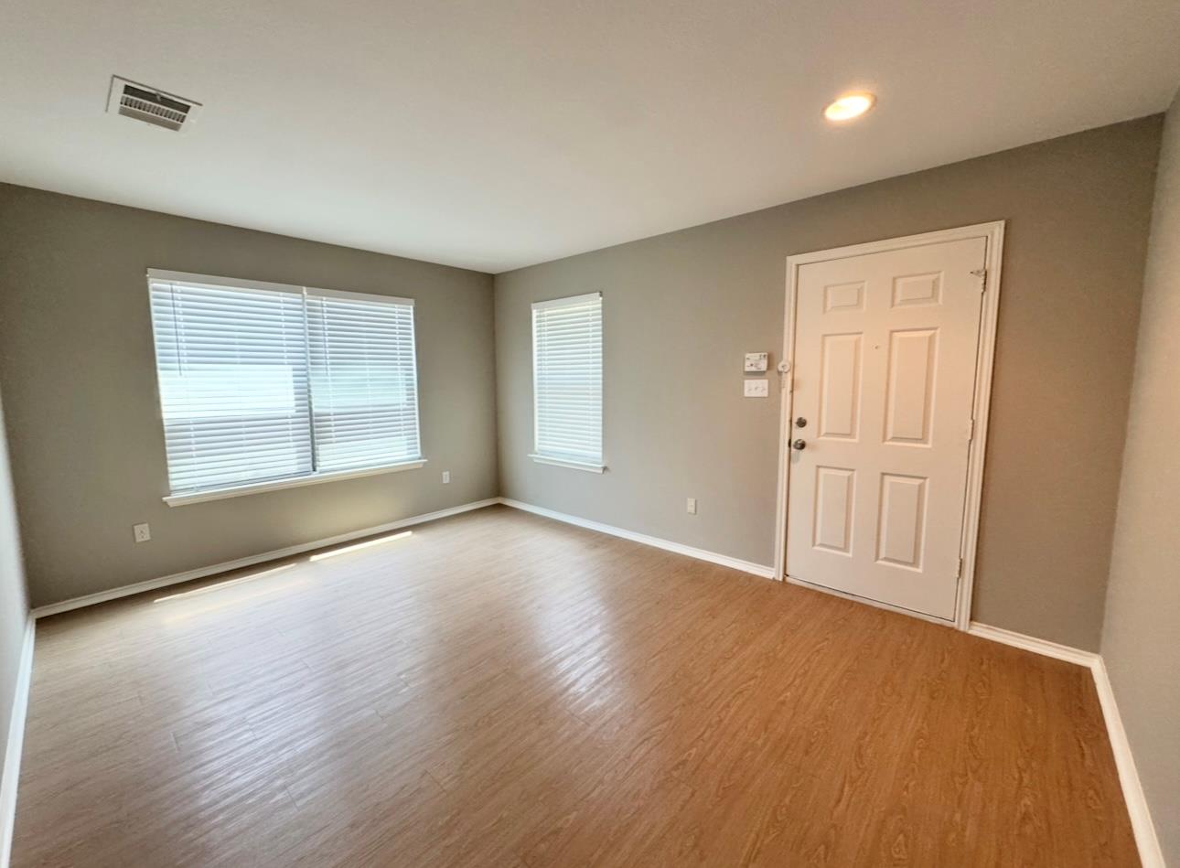109 Kendall Cv Property Photo 4