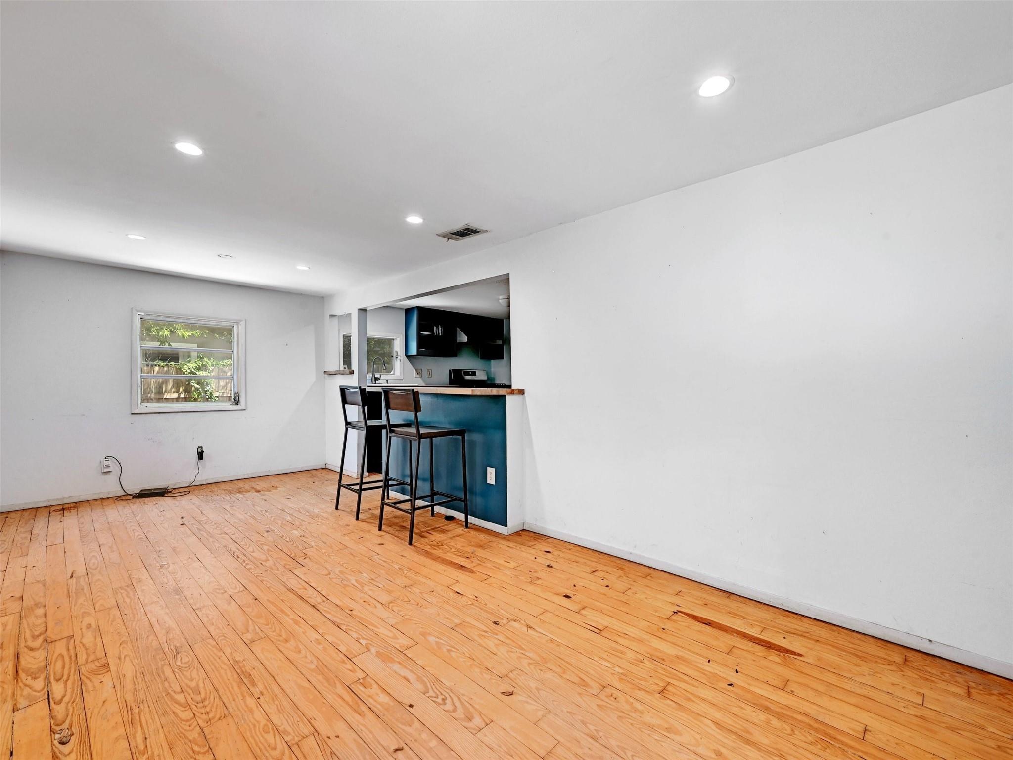 1181 Ridgeway Dr Property Photo 3