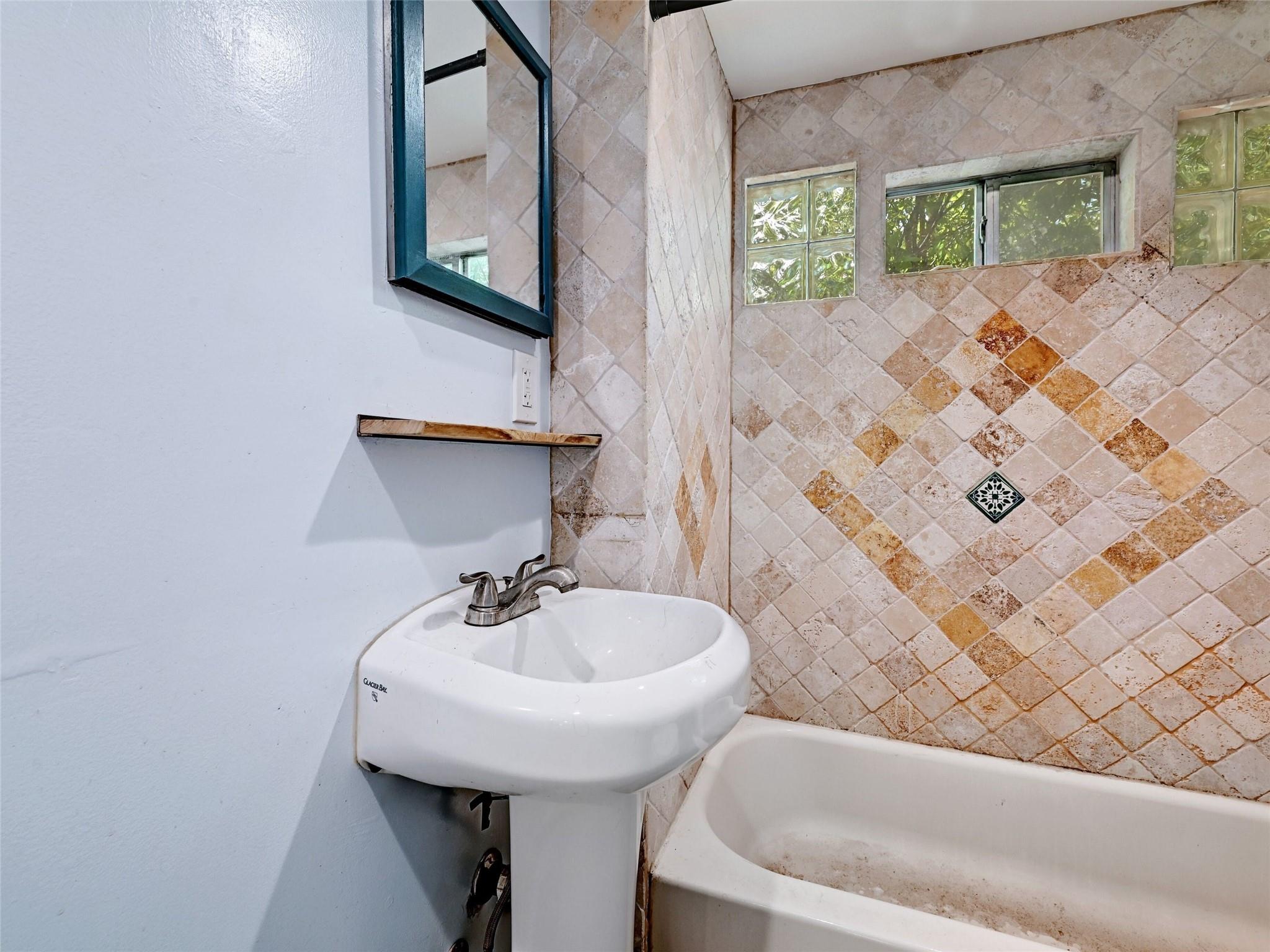 1181 Ridgeway Dr Property Photo 17