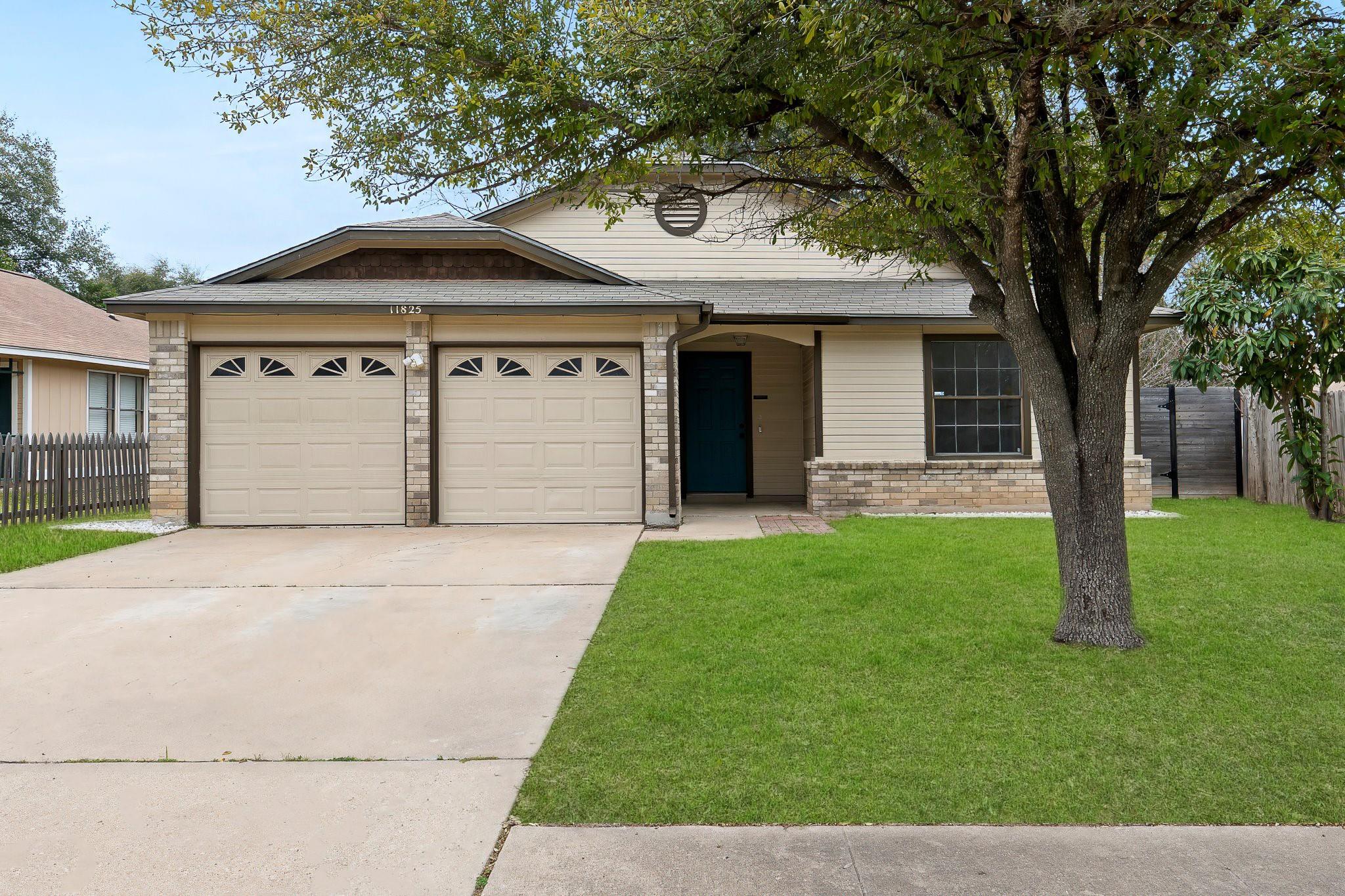 11825 Shropshire Blvd Property Photo