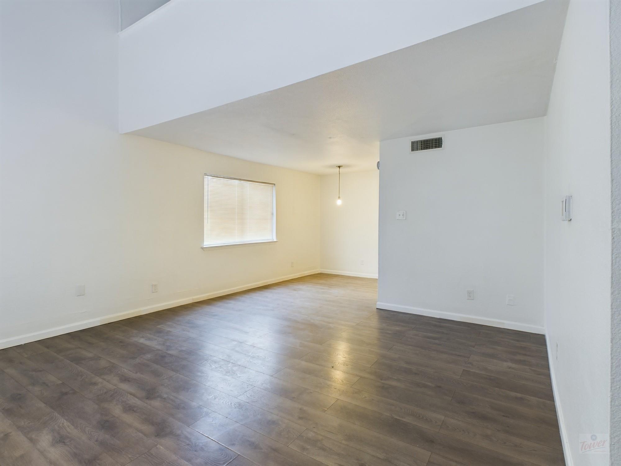 2124 Burton Dr #140 Property Photo 4