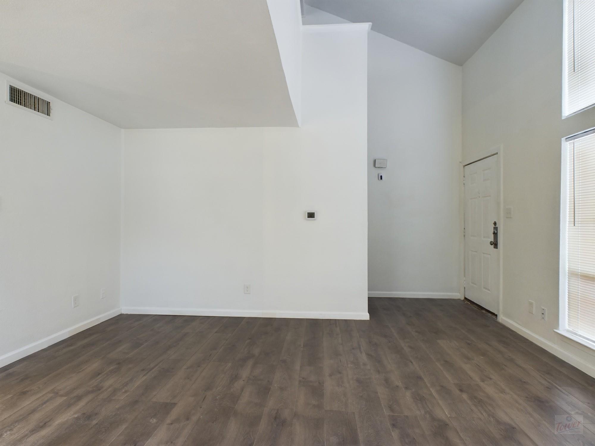 2124 Burton Dr #140 Property Photo 7