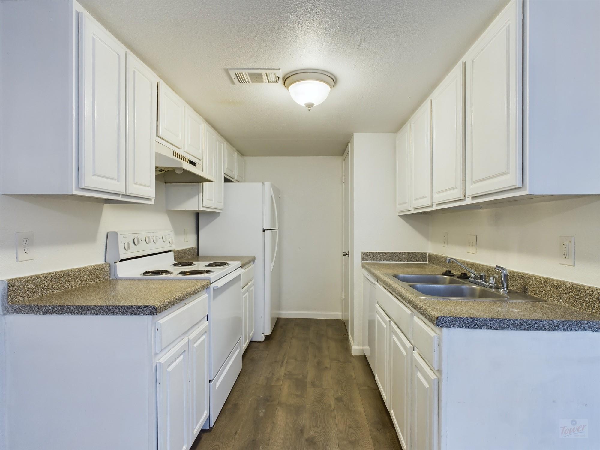 2124 Burton Dr #140 Property Photo 10