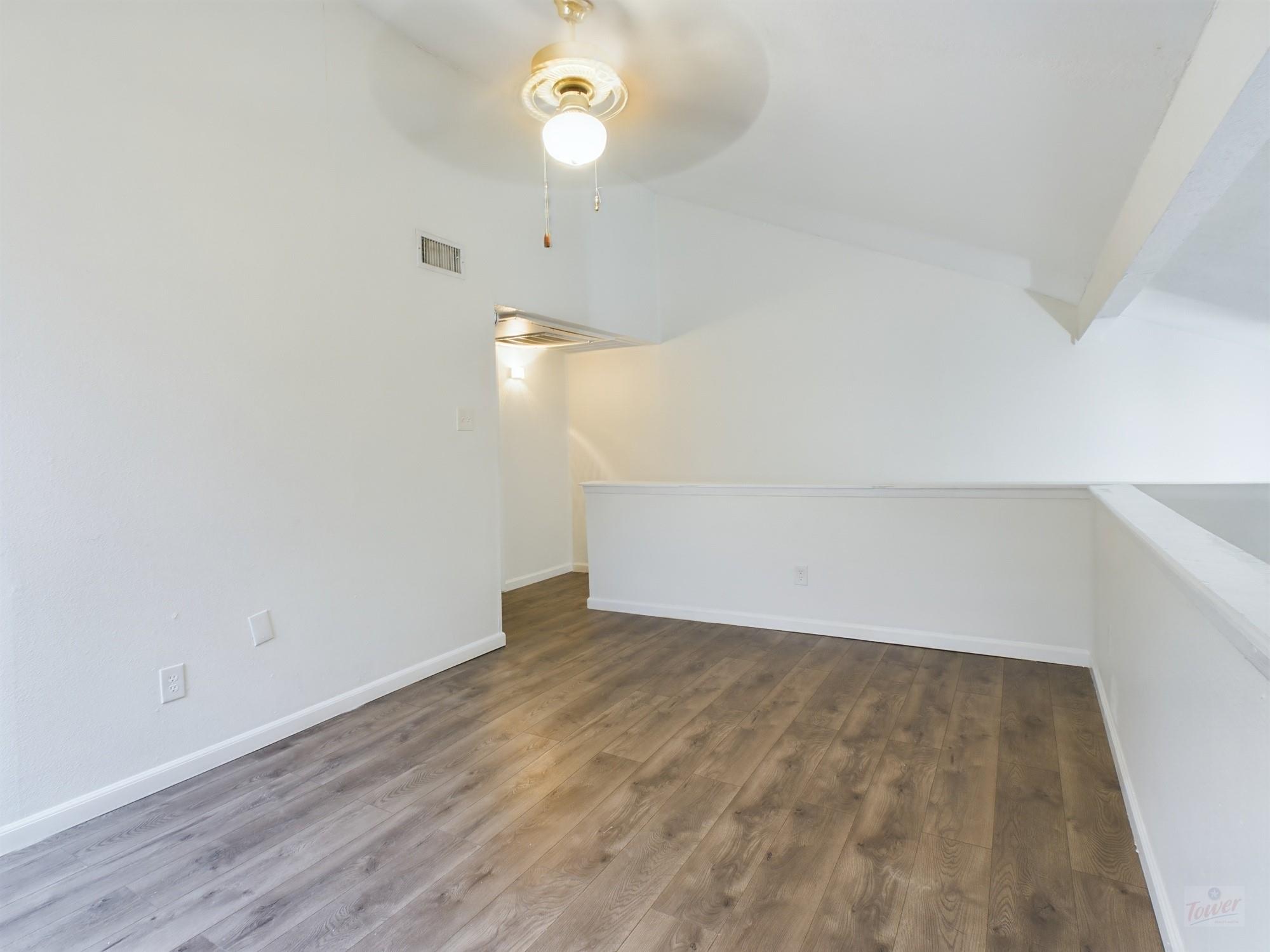 2124 Burton Dr #140 Property Photo 16