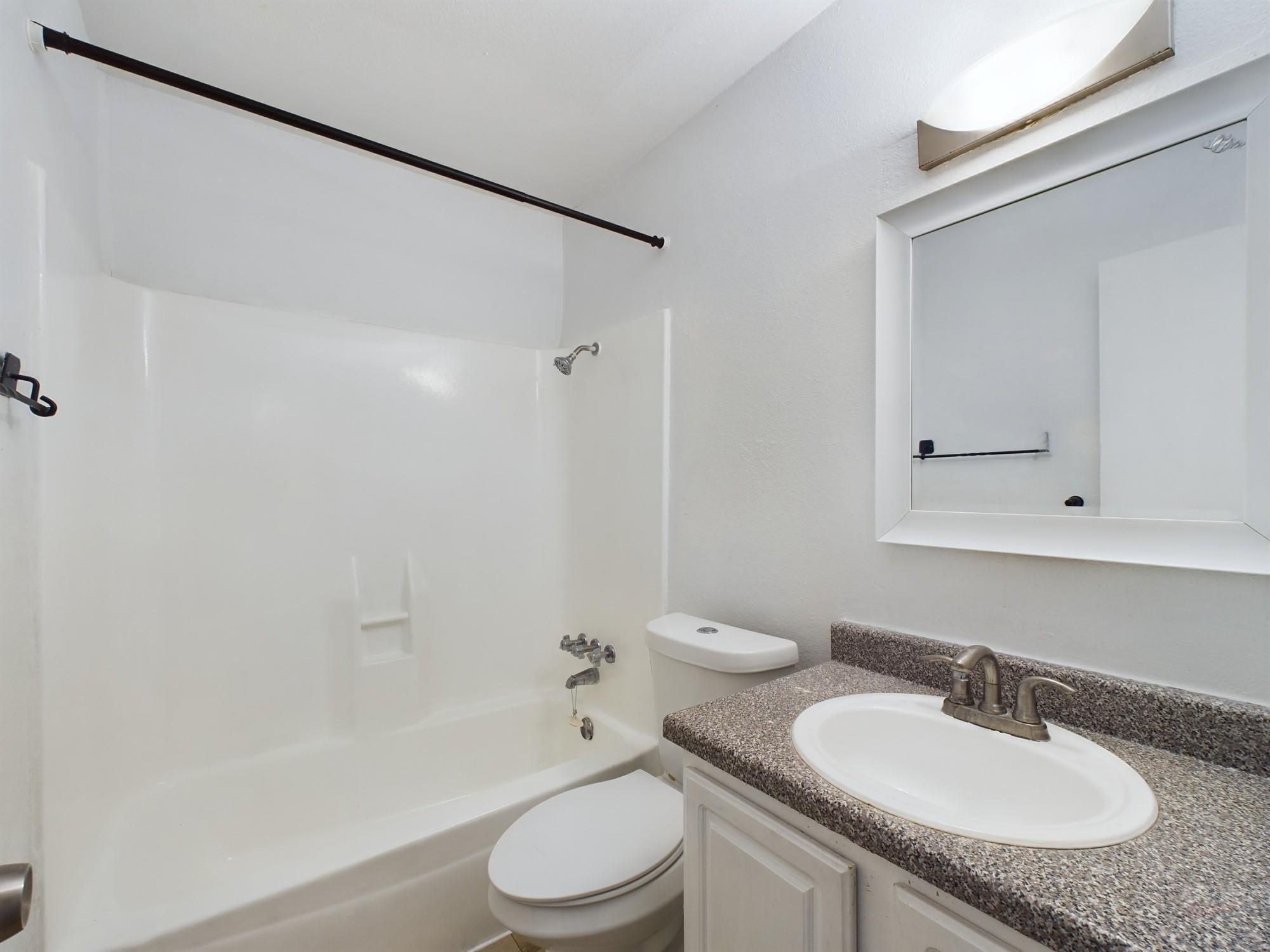 2124 Burton Dr #140 Property Photo 18