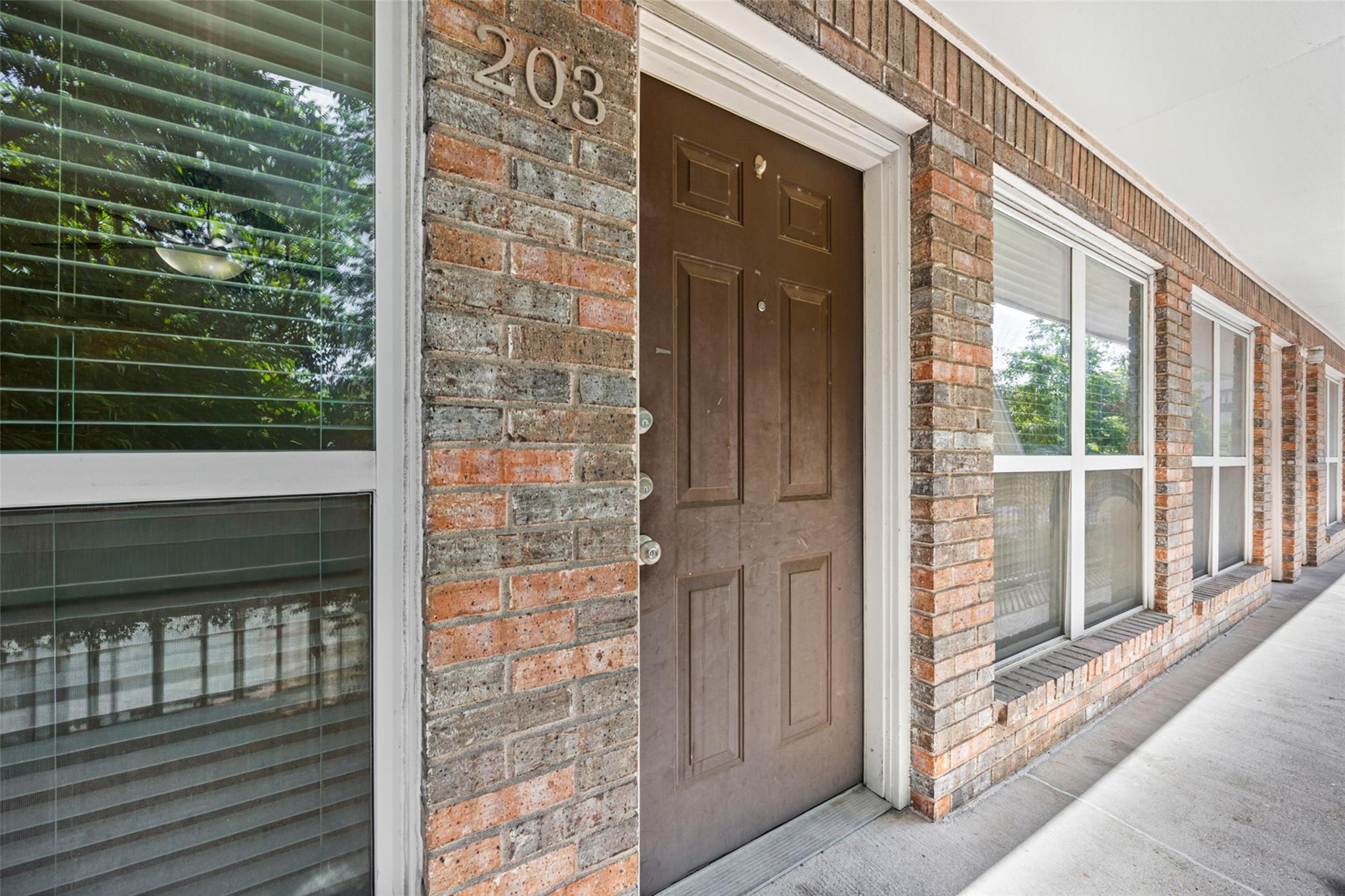 2220 Leon St #203 Property Photo 1