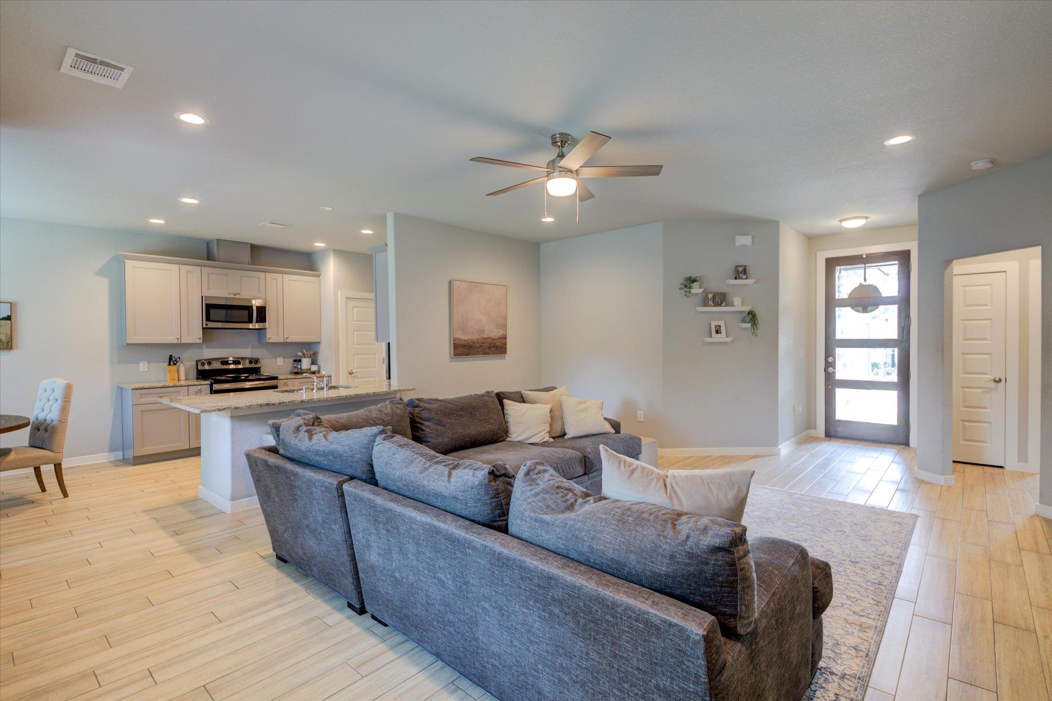 21414 Santa Carlo Ave Property Photo 2