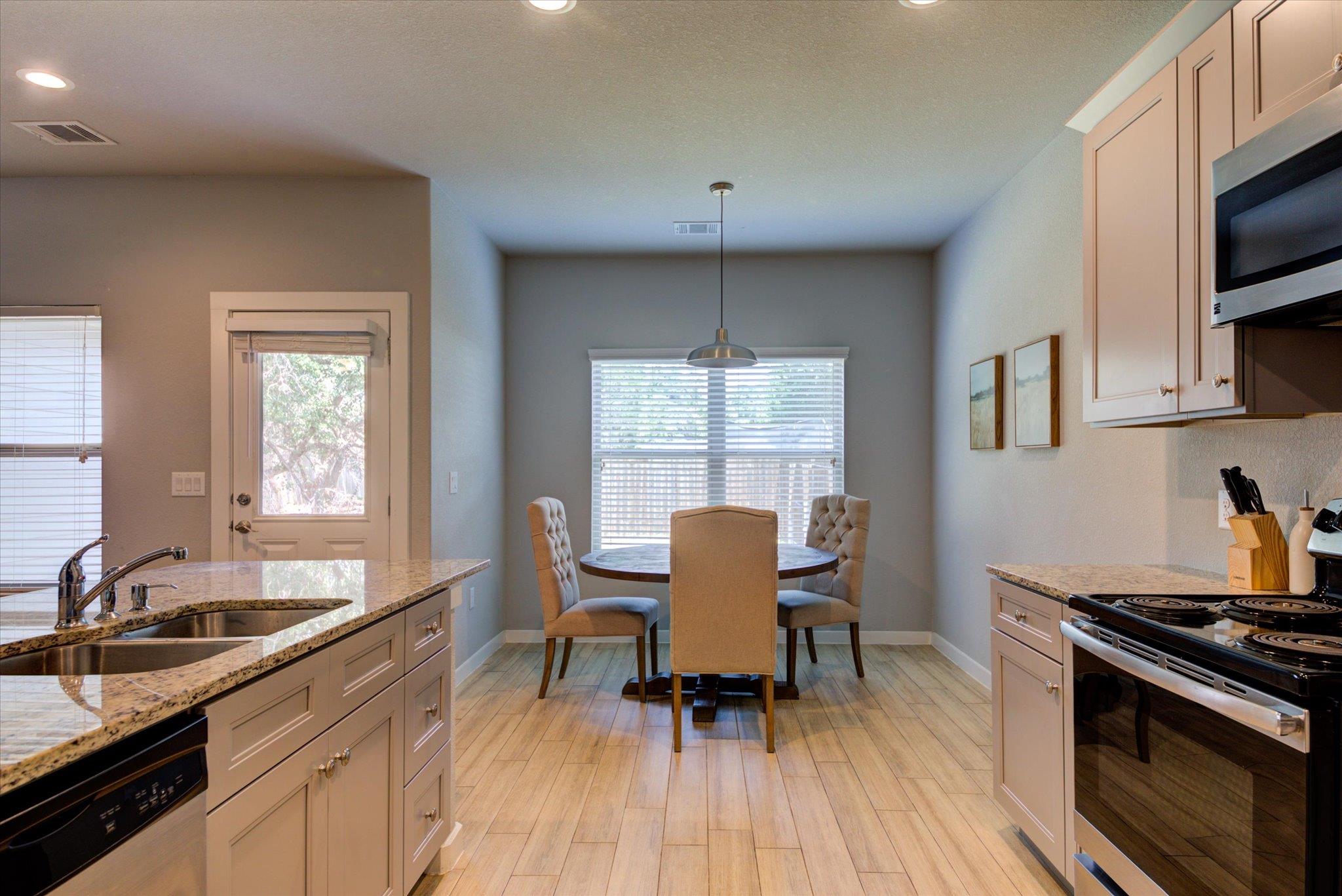 21414 Santa Carlo Ave Property Photo 10