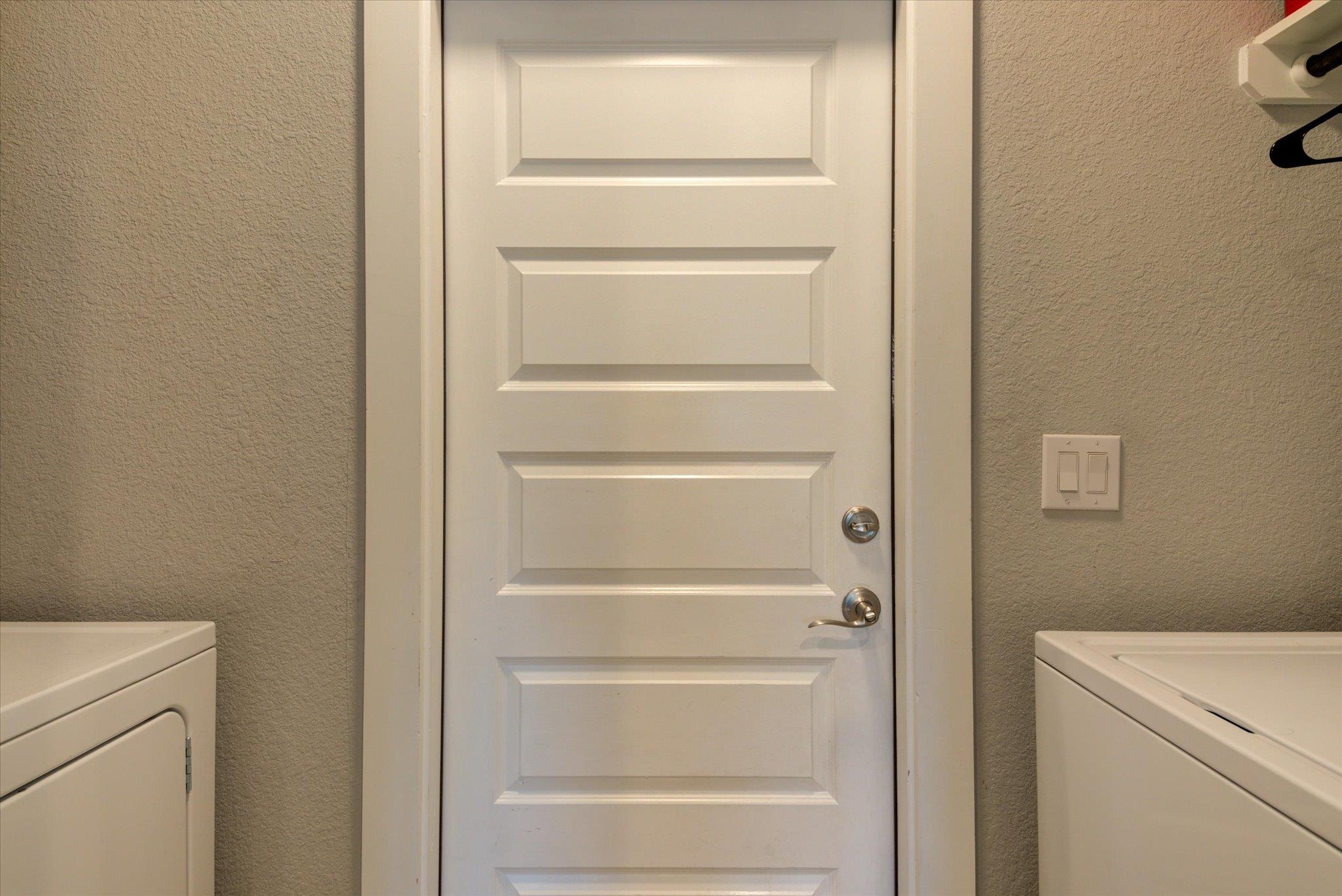 21414 Santa Carlo Ave Property Photo 11