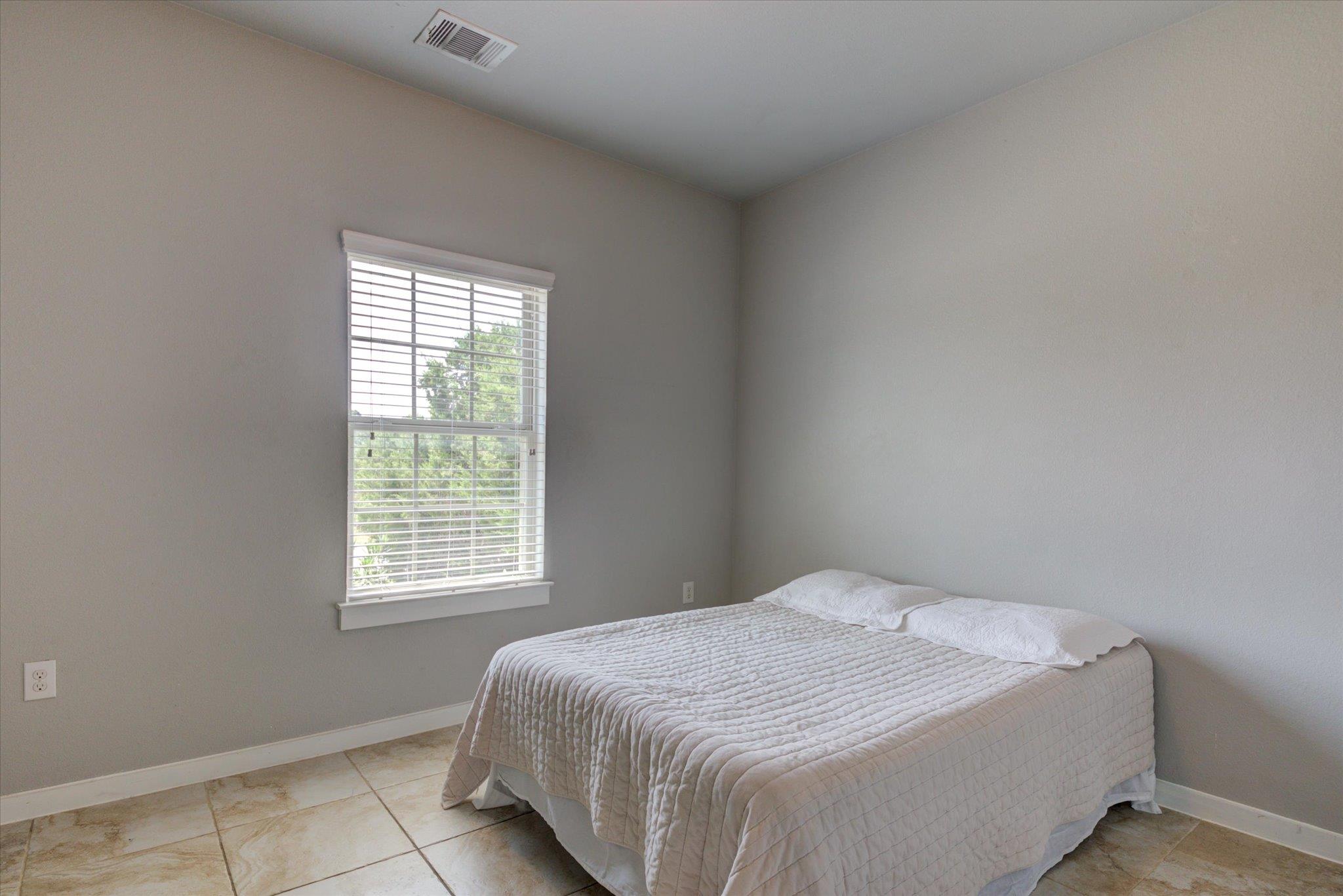 21414 Santa Carlo Ave Property Photo 16