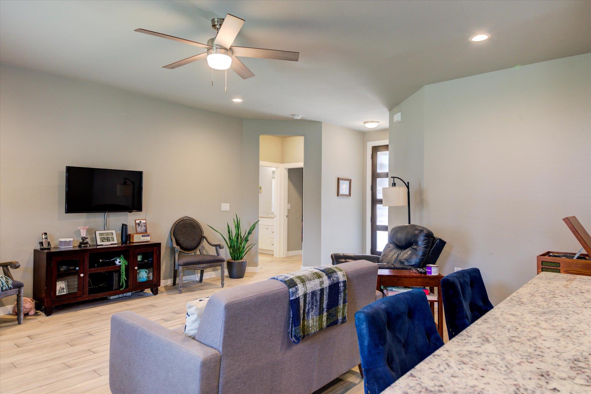 21414 Santa Carlo Ave Property Photo 24