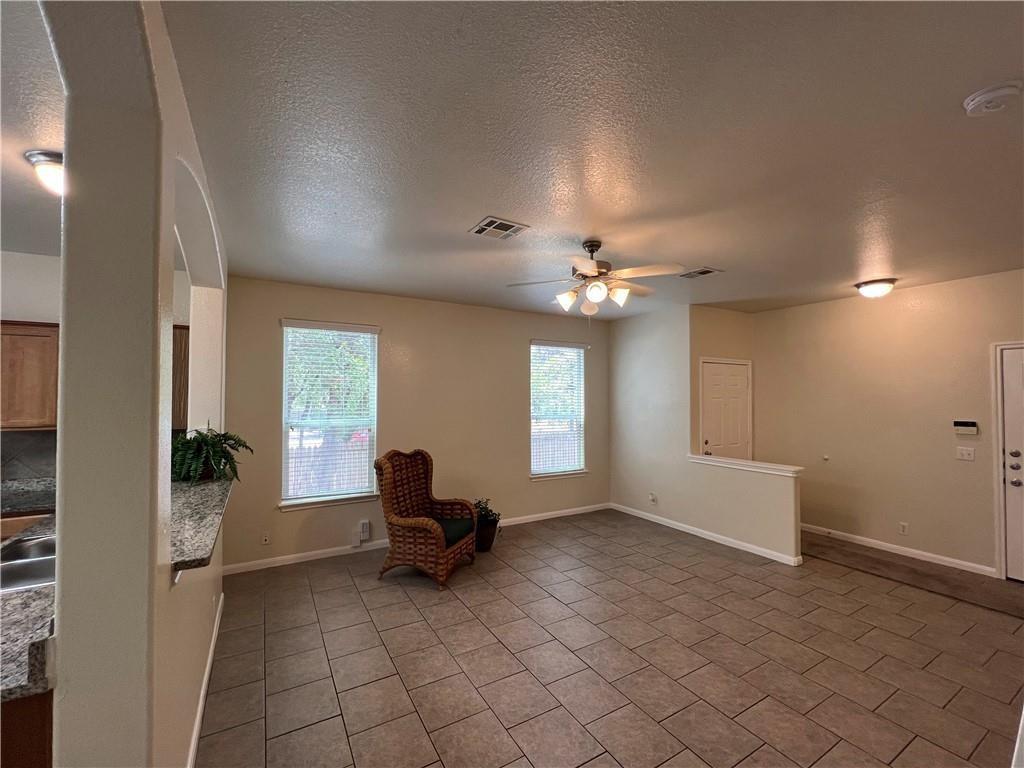 2400 Allred Dr #b Property Photo 5
