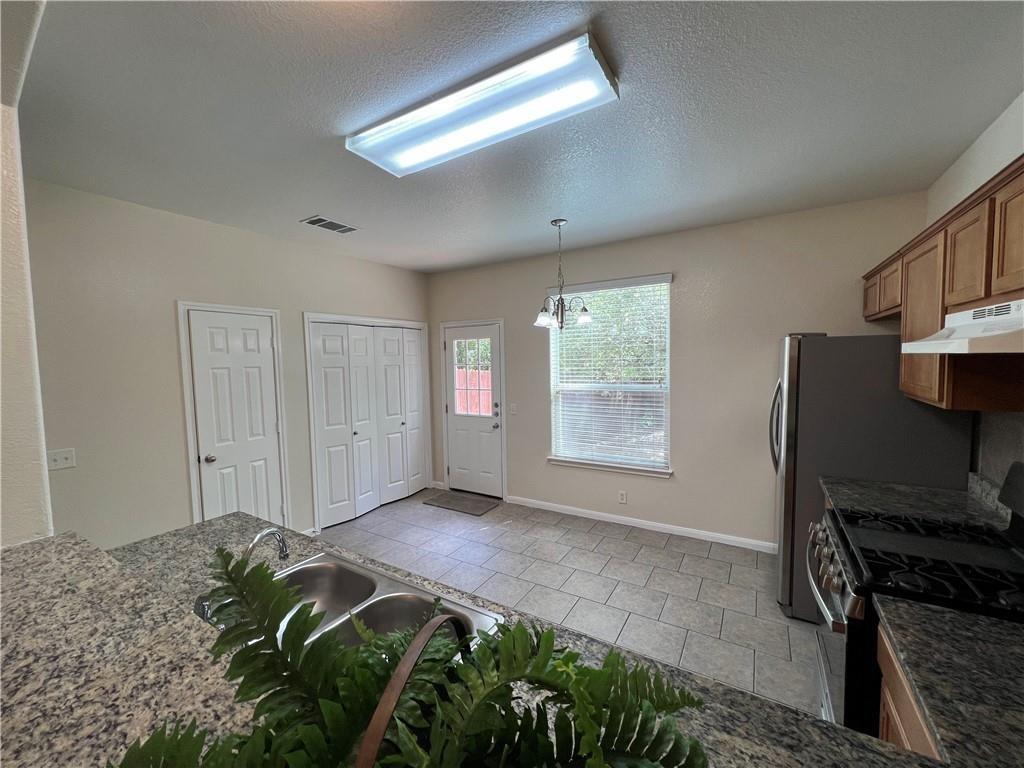 2400 Allred Dr #b Property Photo 8