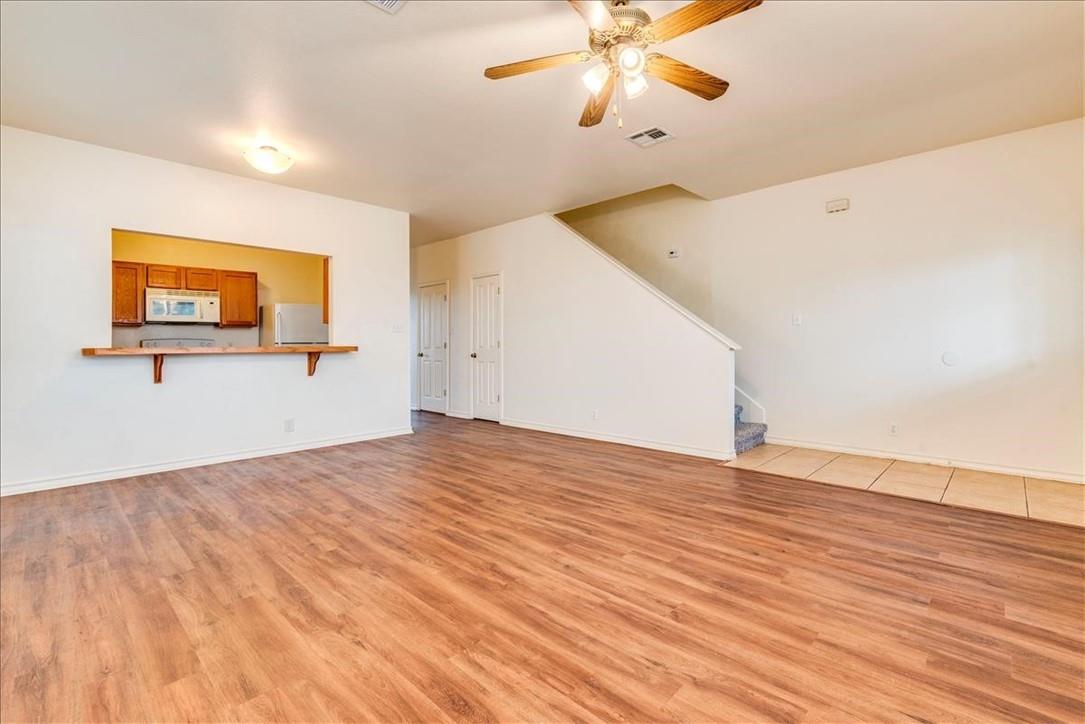 126 Sandstone Dr #f Property Photo 4