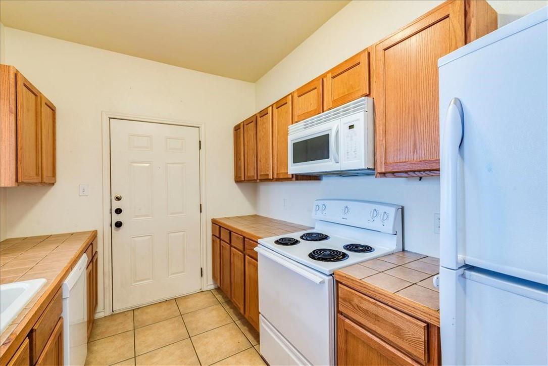 126 Sandstone Dr #f Property Photo 9