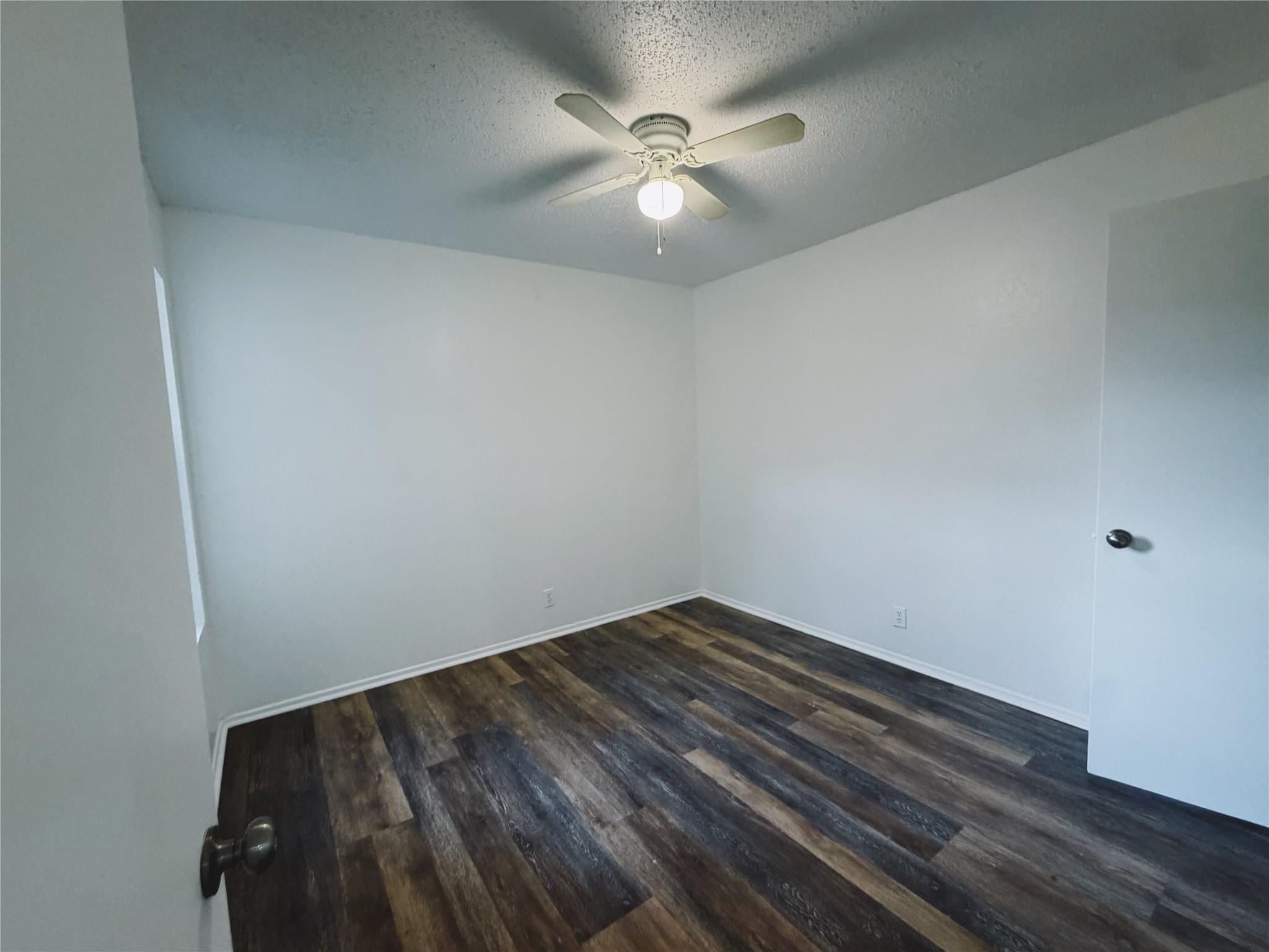 9906 Hundred Oaks Cir #b Property Photo 11