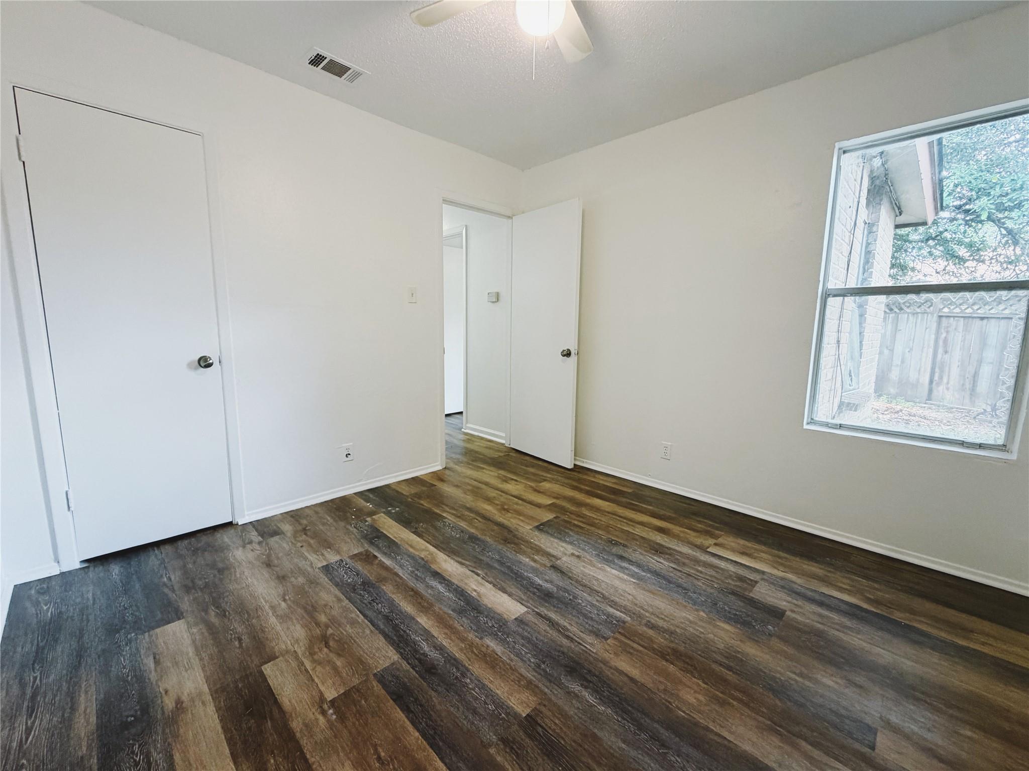 9906 Hundred Oaks Cir #b Property Photo 13