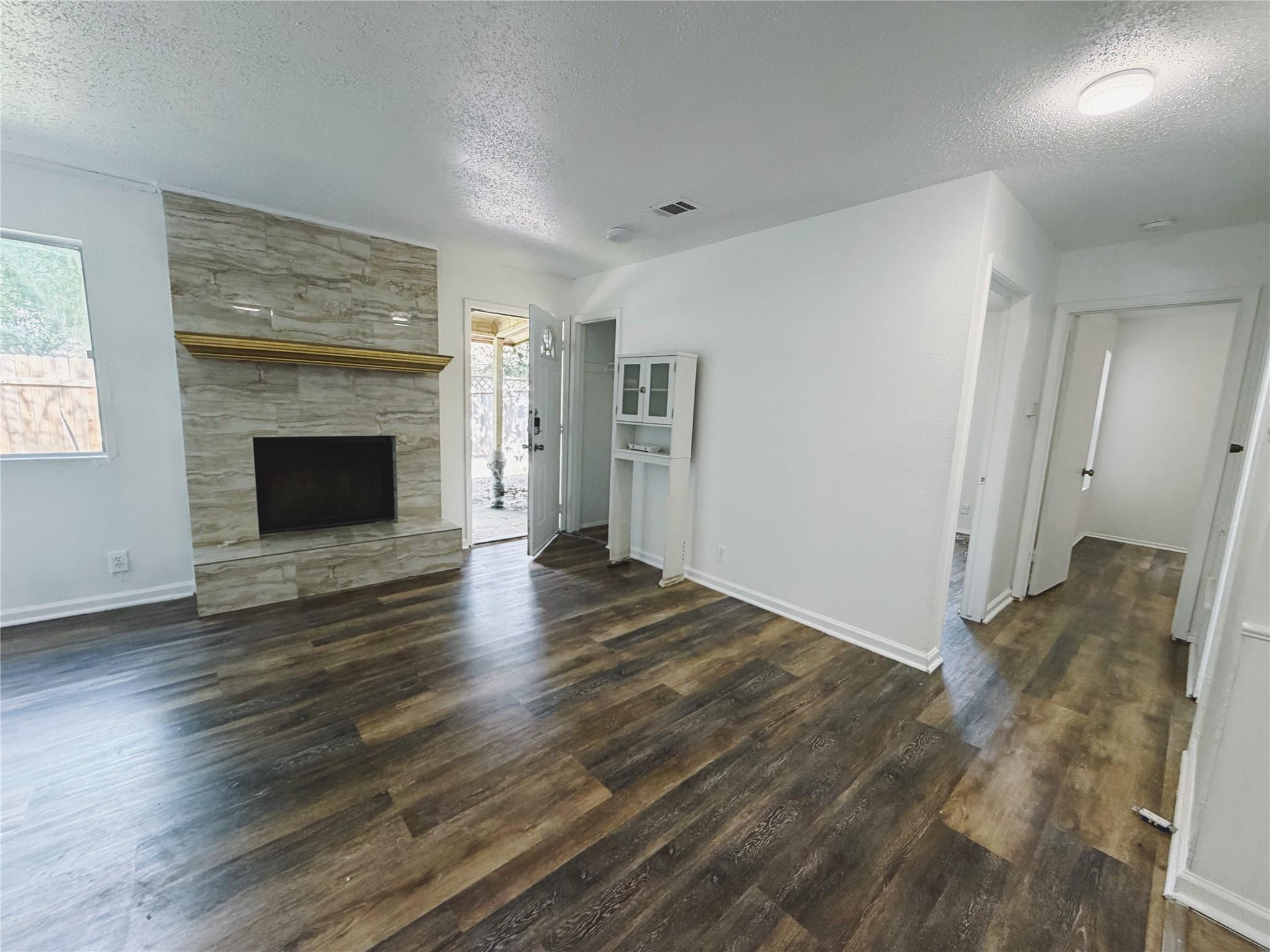9906 Hundred Oaks Cir #b Property Photo 17