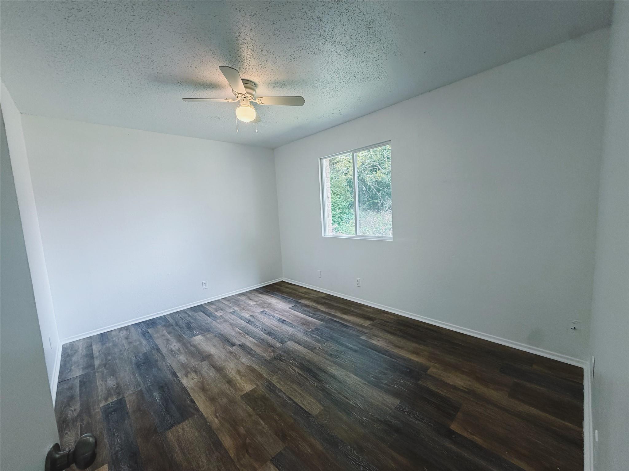 9906 Hundred Oaks Cir #b Property Photo 18