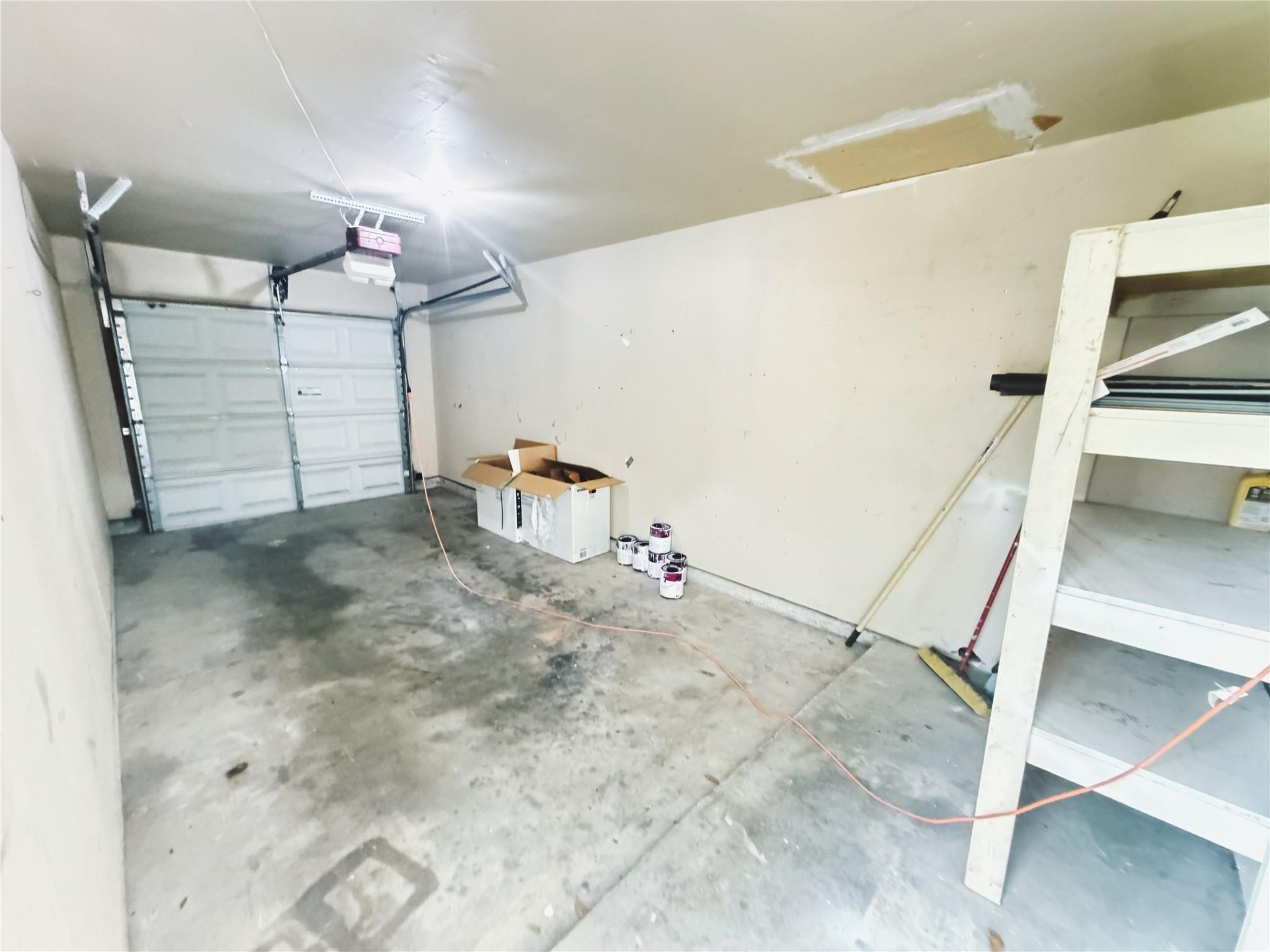 9906 Hundred Oaks Cir #b Property Photo 25