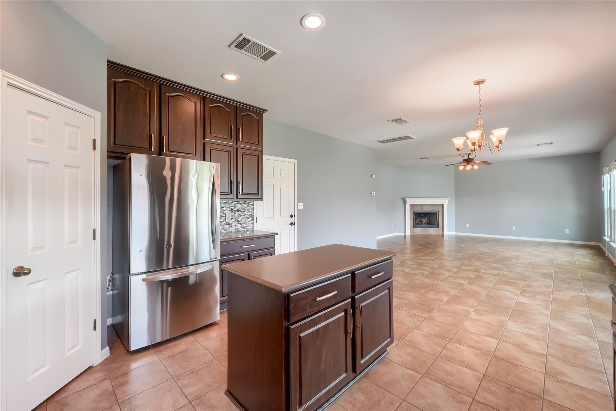 7813 Squirrel Hollow Dr Property Photo 7
