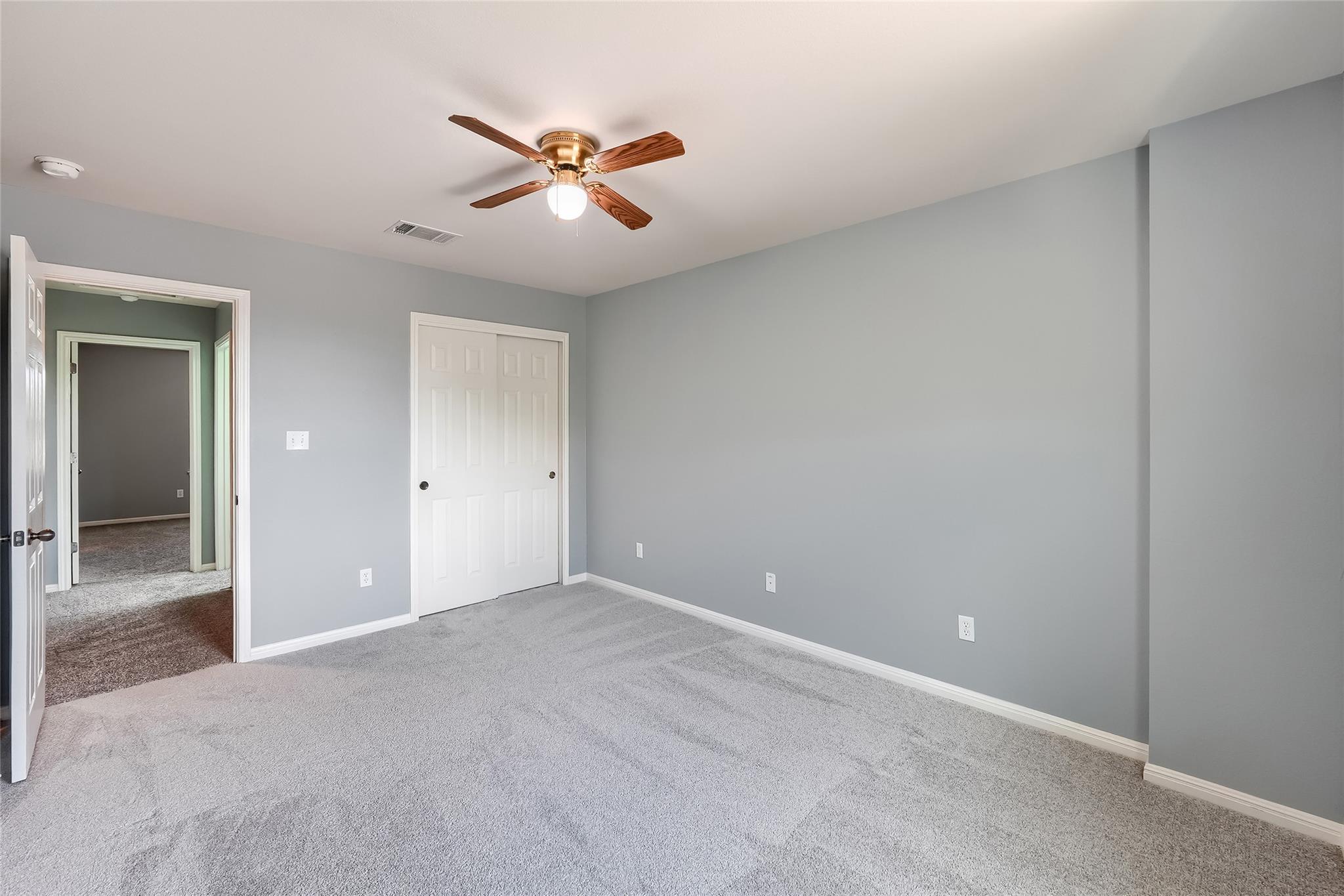 7813 Squirrel Hollow Dr Property Photo 11