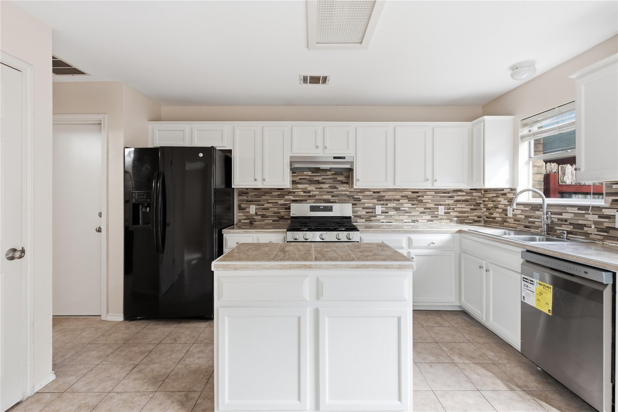 9341 Bernoulli Dr Property Photo 3