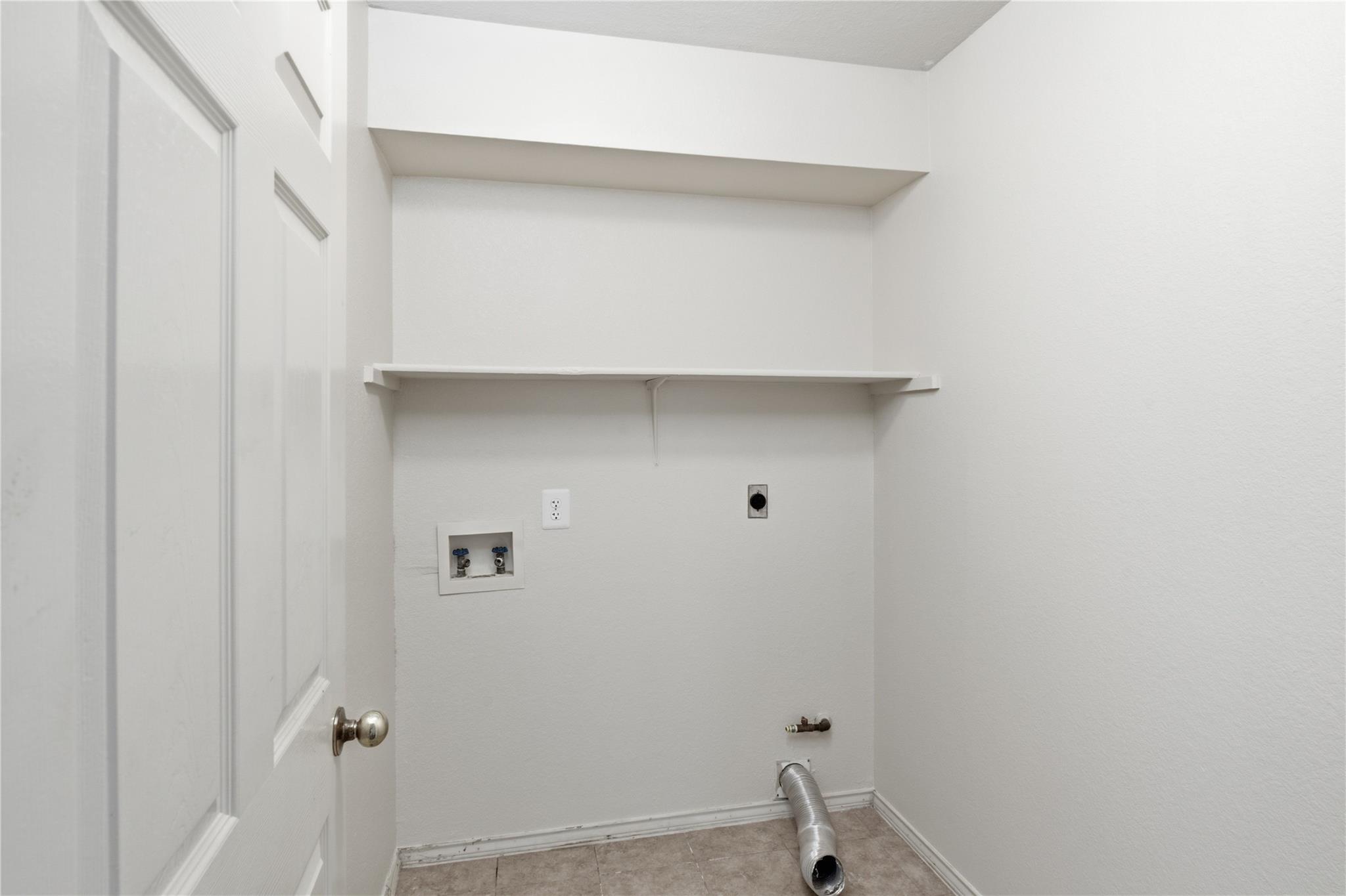9341 Bernoulli Dr Property Photo 16