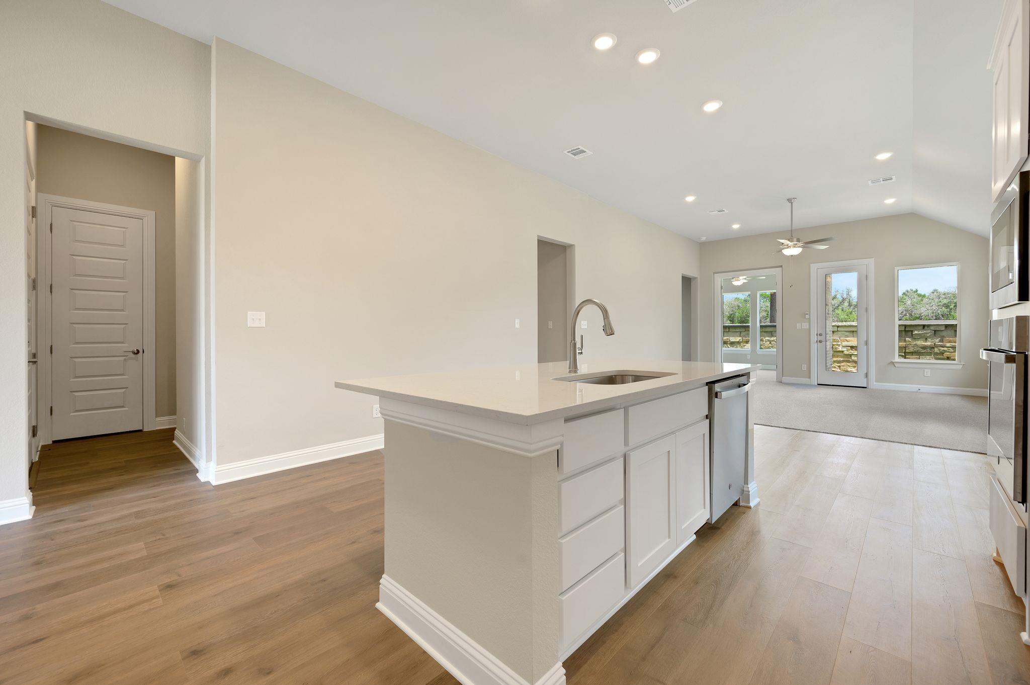 316 Millbend Rd Property Photo 5