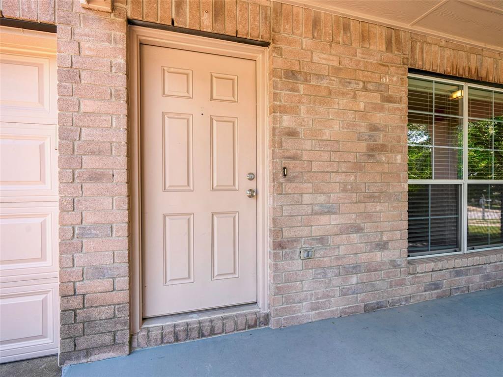 363 Paddington Dr Property Photo 3