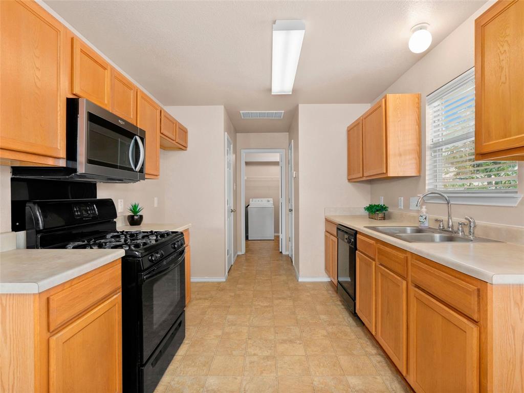 363 Paddington Dr Property Photo 14