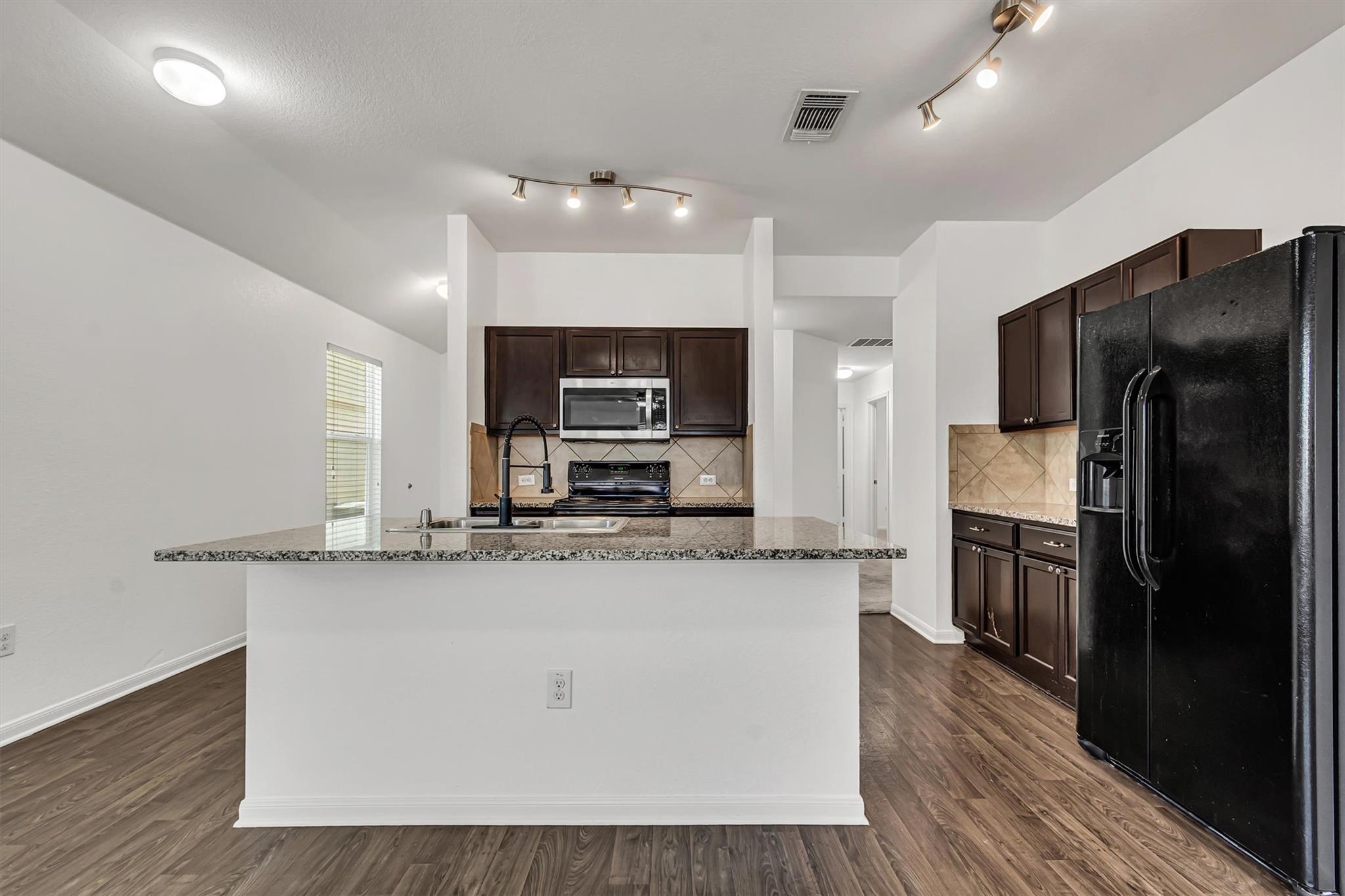 12304 Jamie Dr Property Photo 8