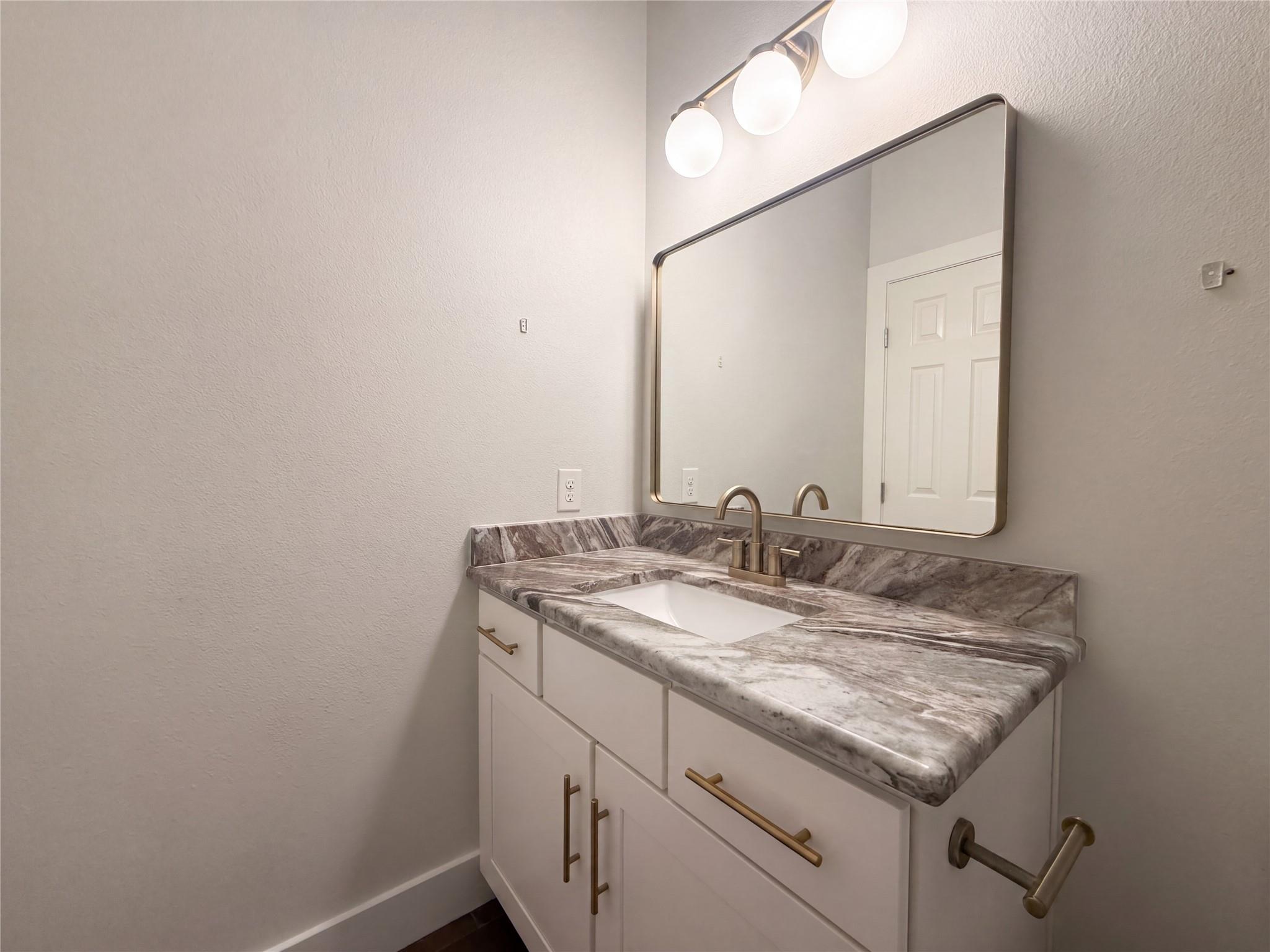 50 Whispering Valley Dr Property Photo 17
