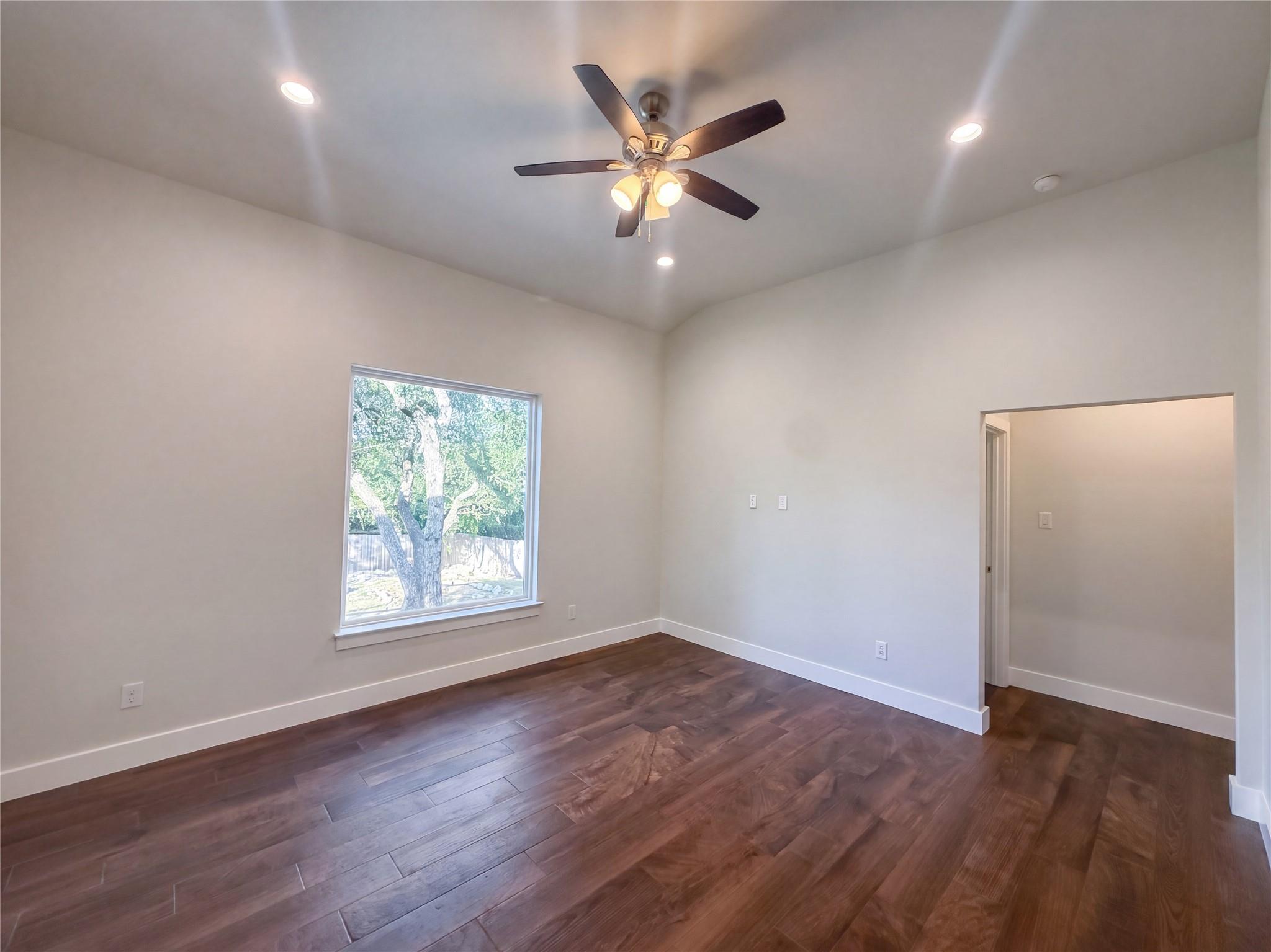 50 Whispering Valley Dr Property Photo 18