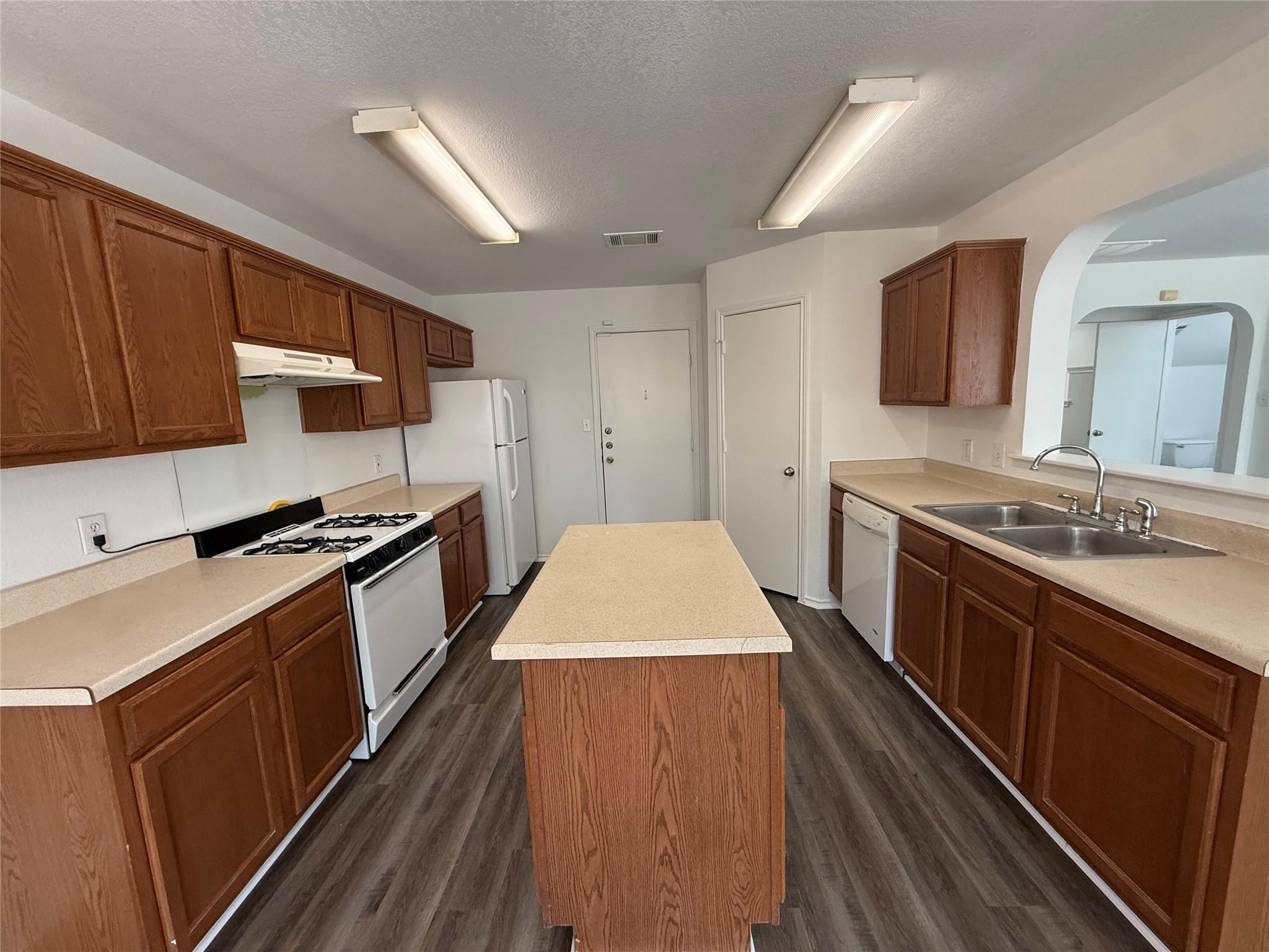 3311 Etheredge Dr Property Photo 4