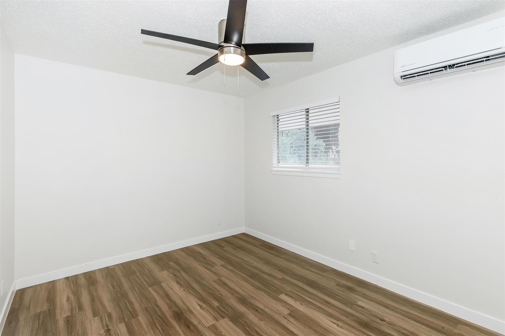 609 E 45th St #104 Property Photo 6