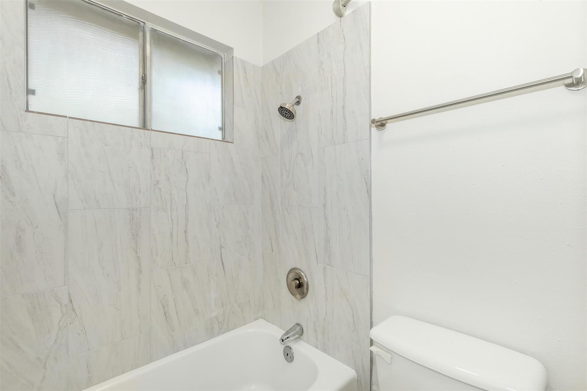 609 E 45th St #104 Property Photo 10