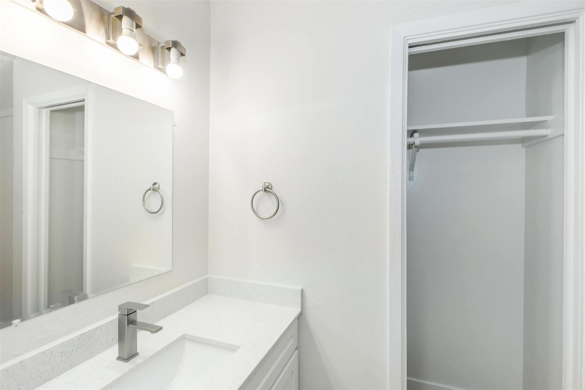 609 E 45th St #104 Property Photo 11