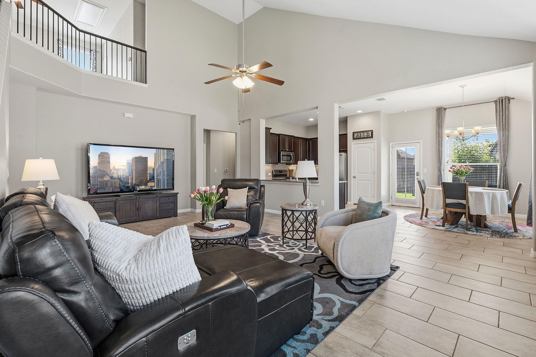 11913 Harpster Bnd Property Photo 4