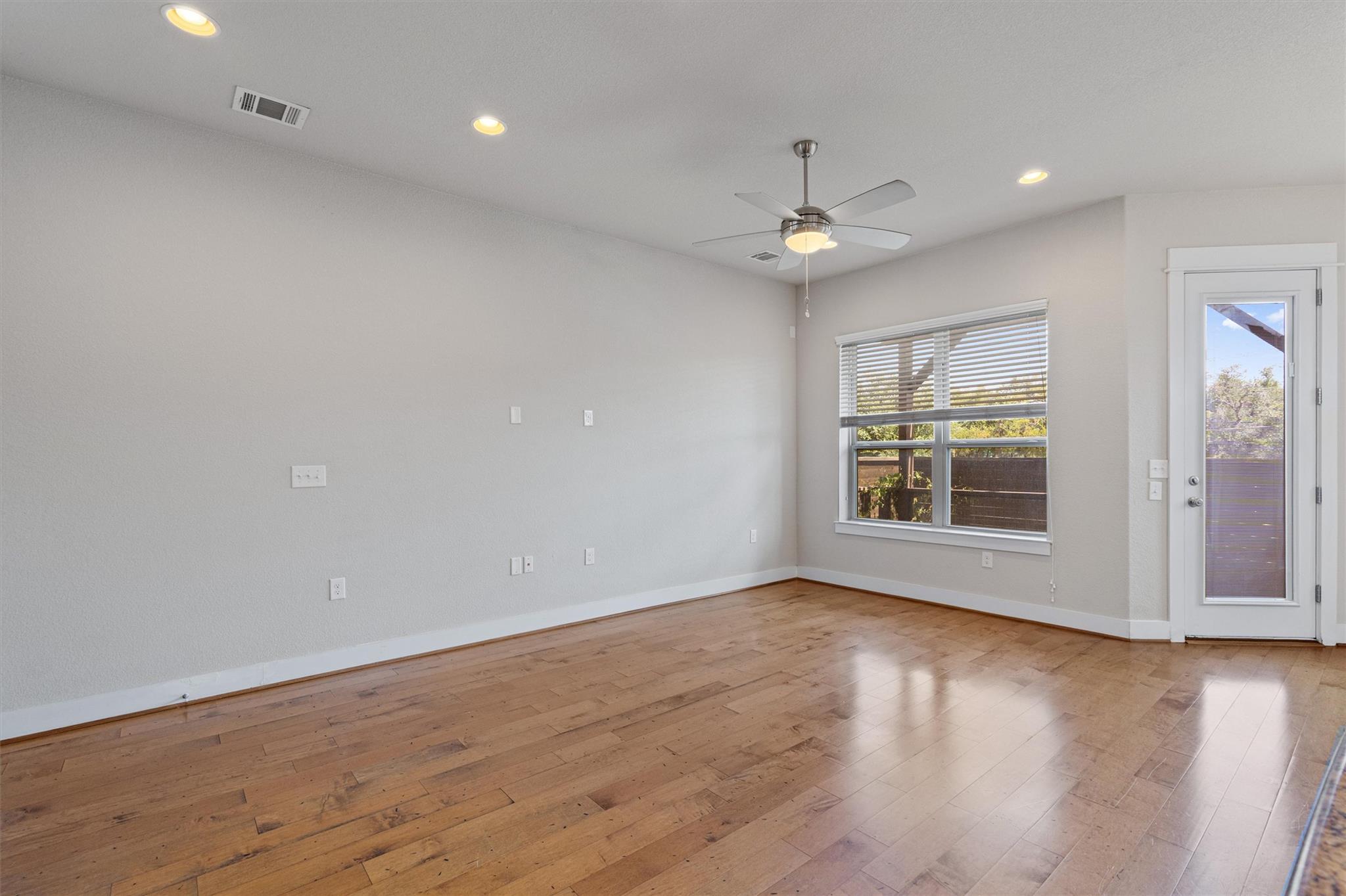 9301 Cardinals Nest Ln Property Photo 9