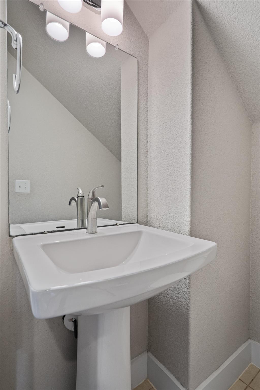 9301 Cardinals Nest Ln Property Photo 16