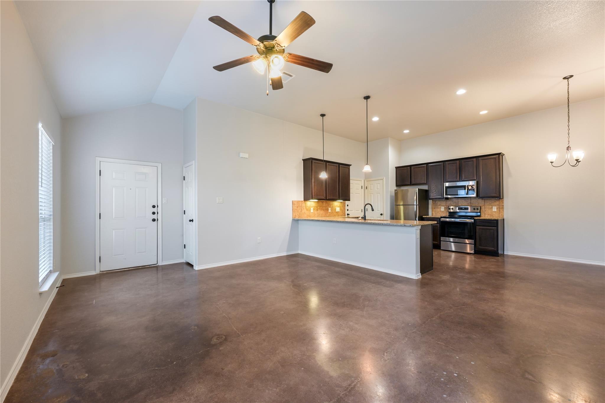 265 Joanne Loop #B Property Photo 1