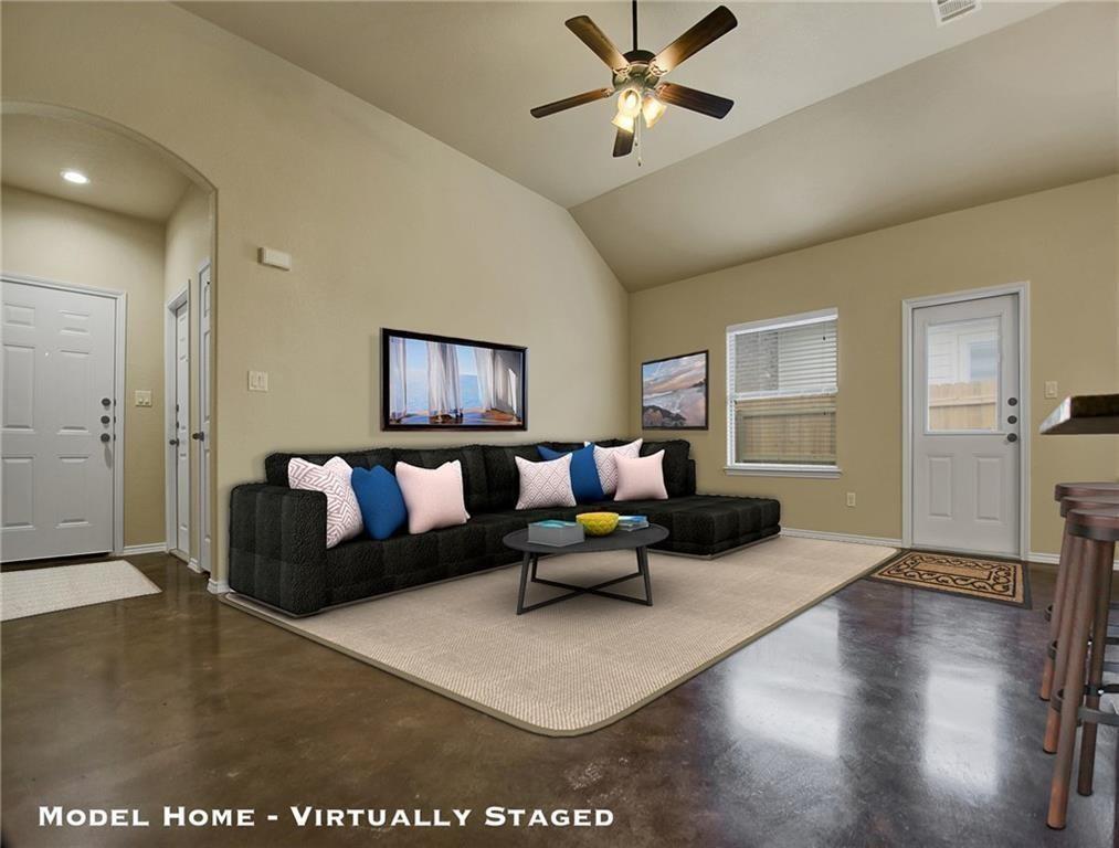 265 Joanne Loop #b Property Photo 2