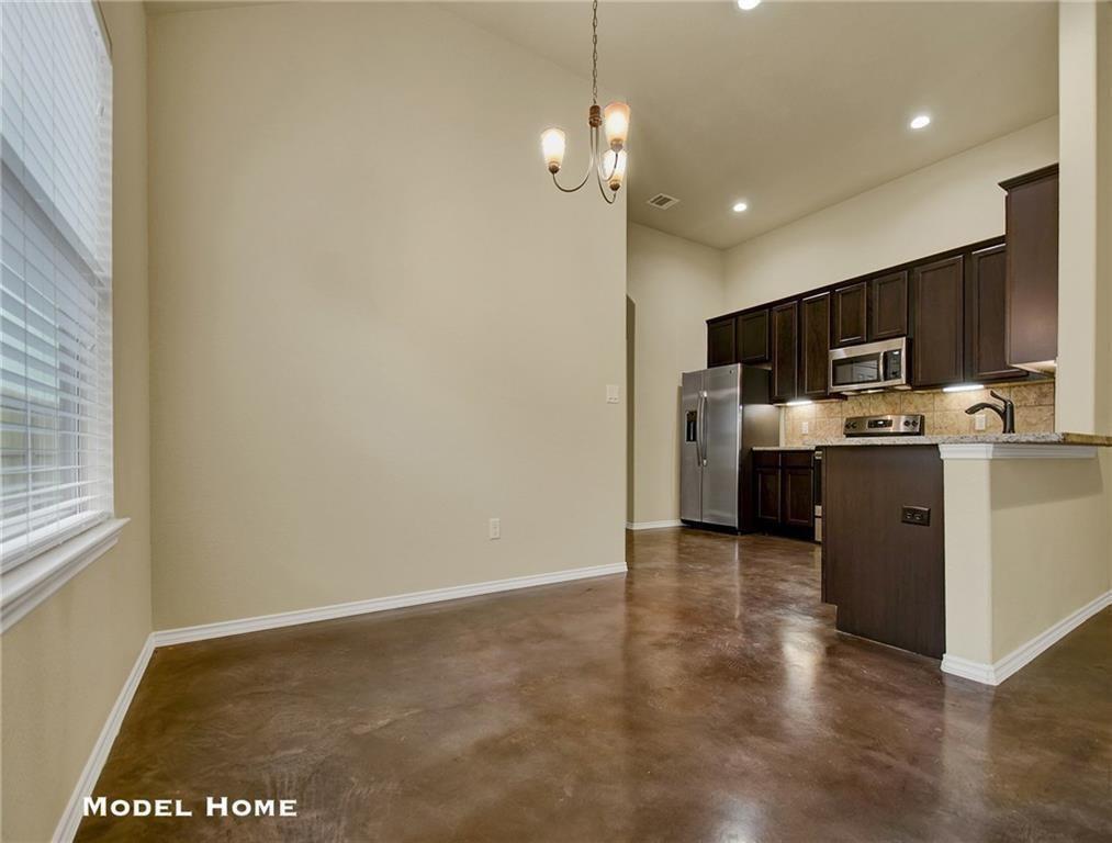 265 Joanne Loop #b Property Photo 5