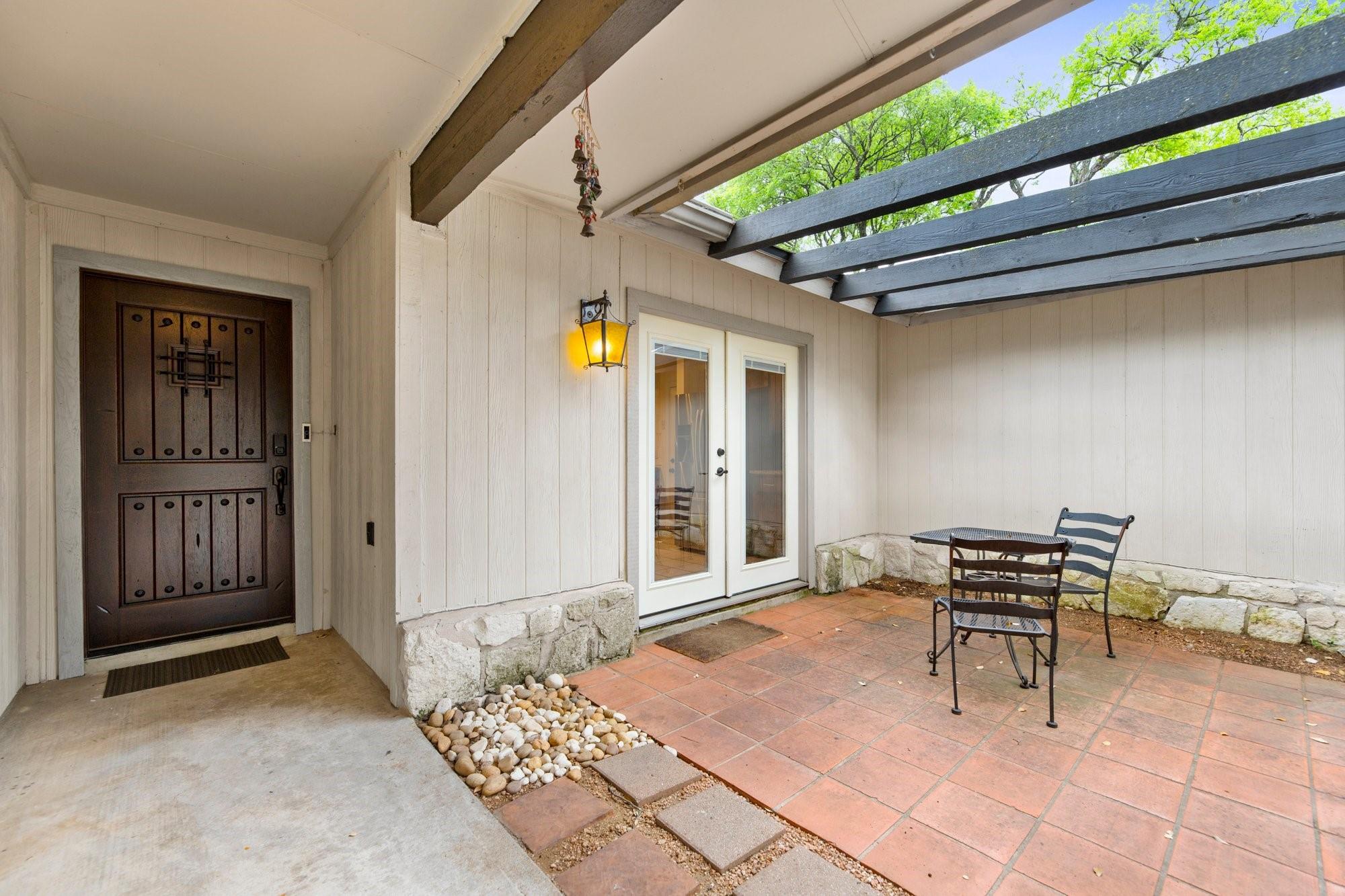 7496509 Property Photo 2