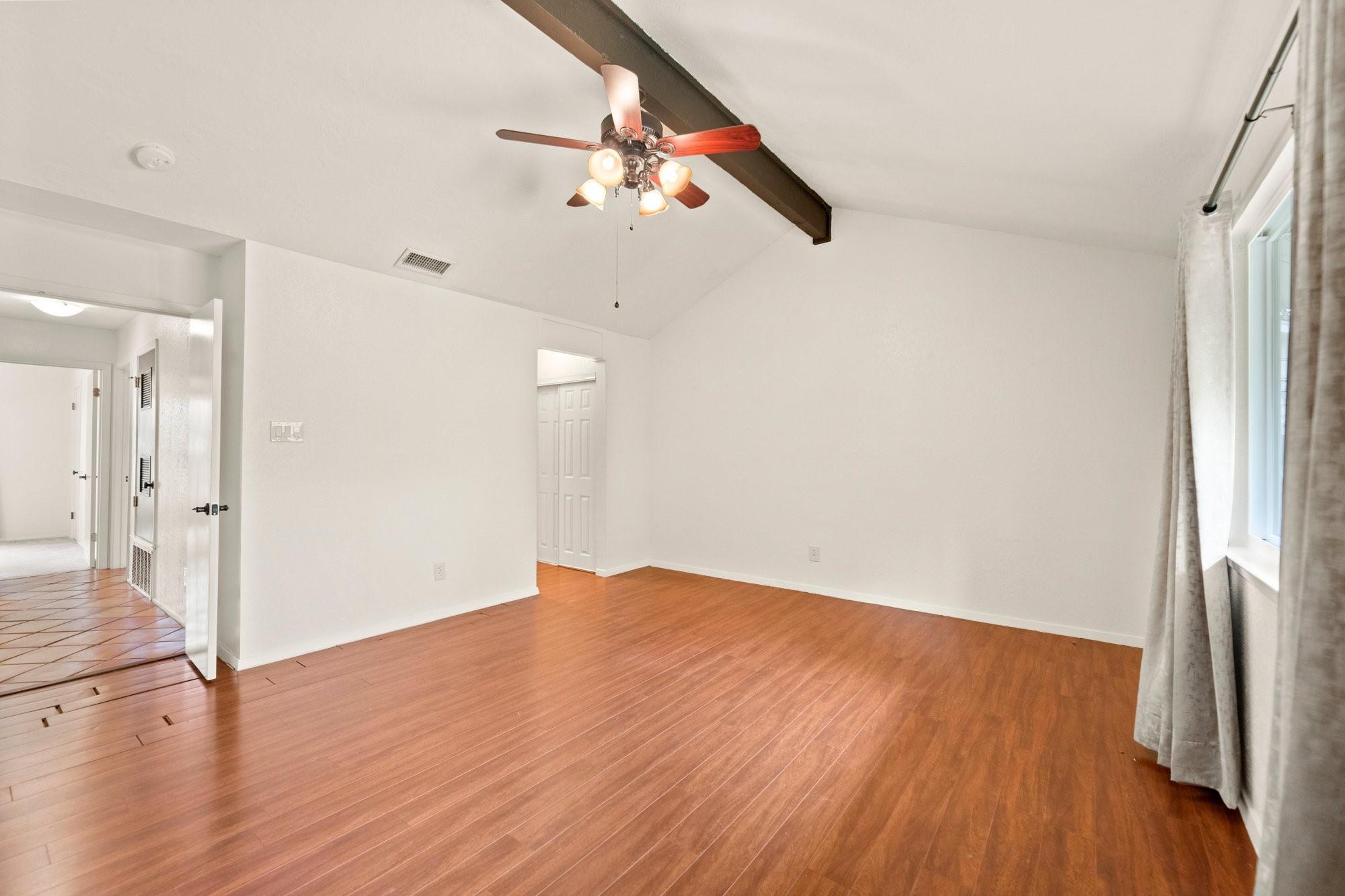 7496509 Property Photo 14