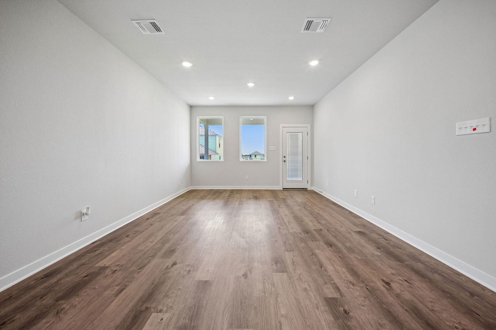 249 Firefox Way Property Photo 8