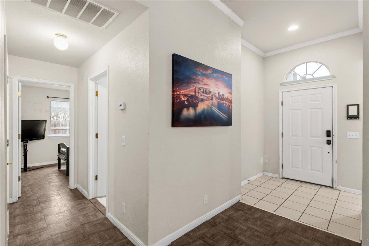 281 Leonardo St Property Photo 4